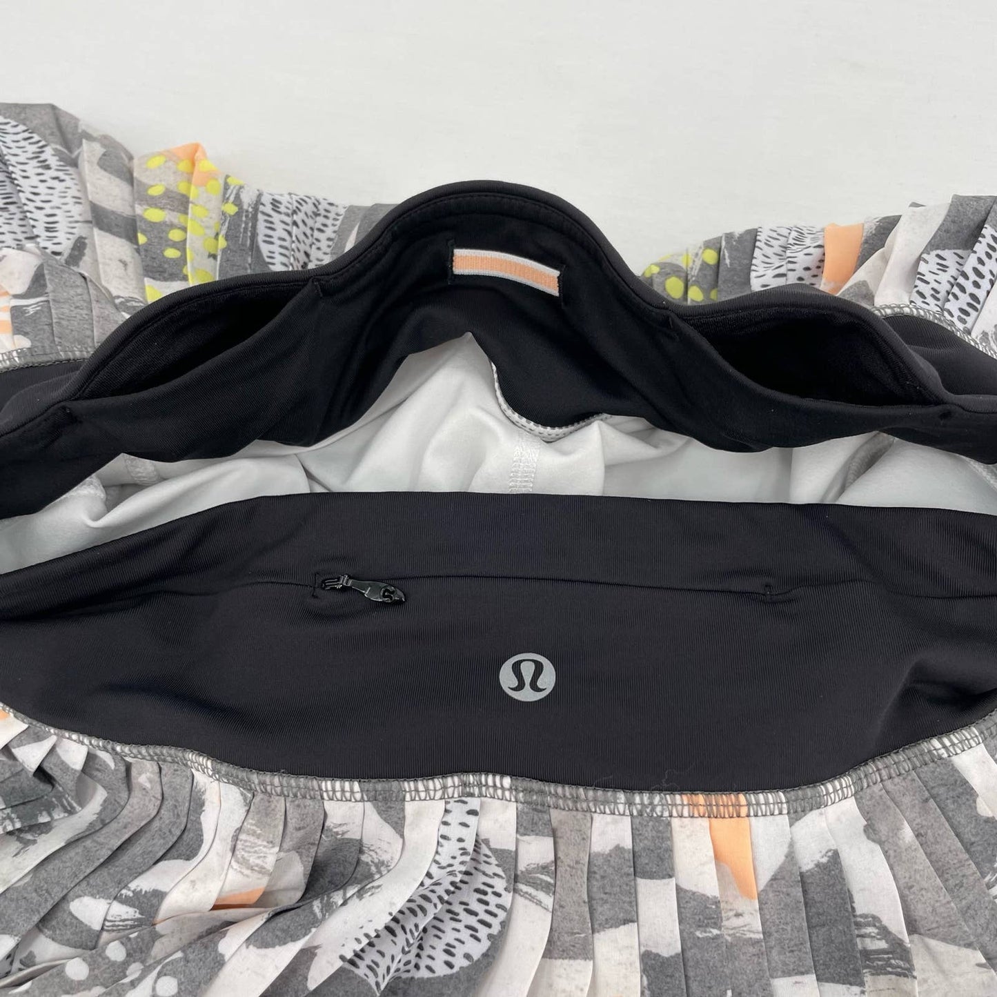 Lululemon Pleat To Street Skirt Mini Art Pop Pleated Active Skort Golf Tennis Size 4