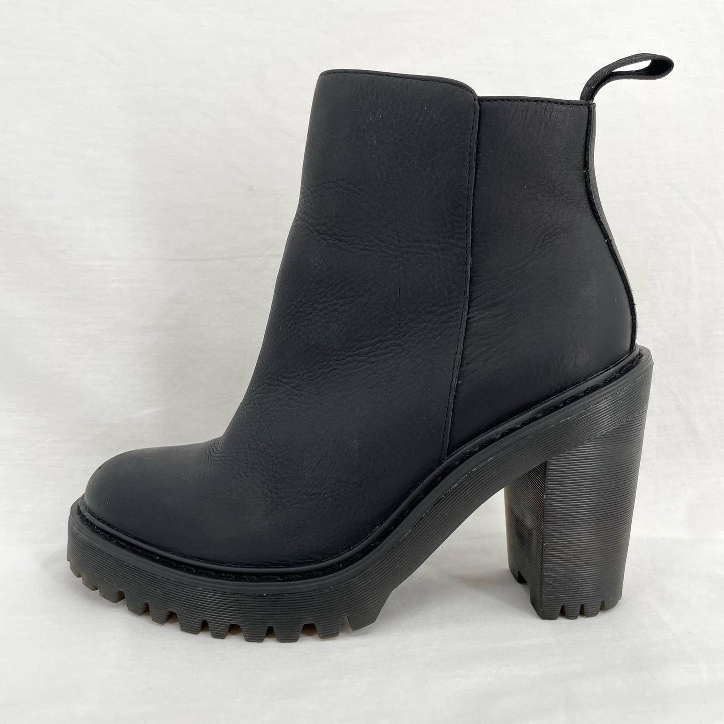 Dr. Martens Magdalena Black Blackout Monochromatic Leather Heeled Ankle Boots Size 7