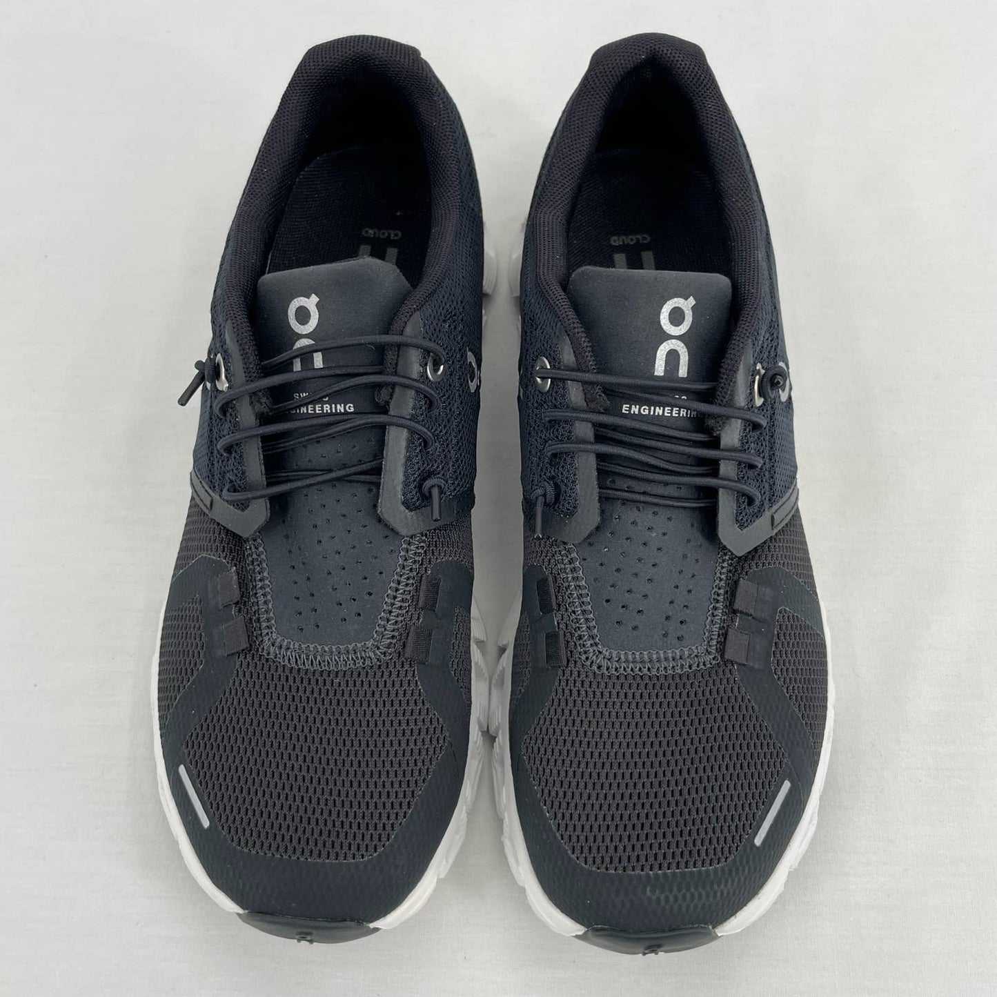 On Running Cloud 5 Black White Running Shoes Athletic Sneakers Slip On Women’s Size 6