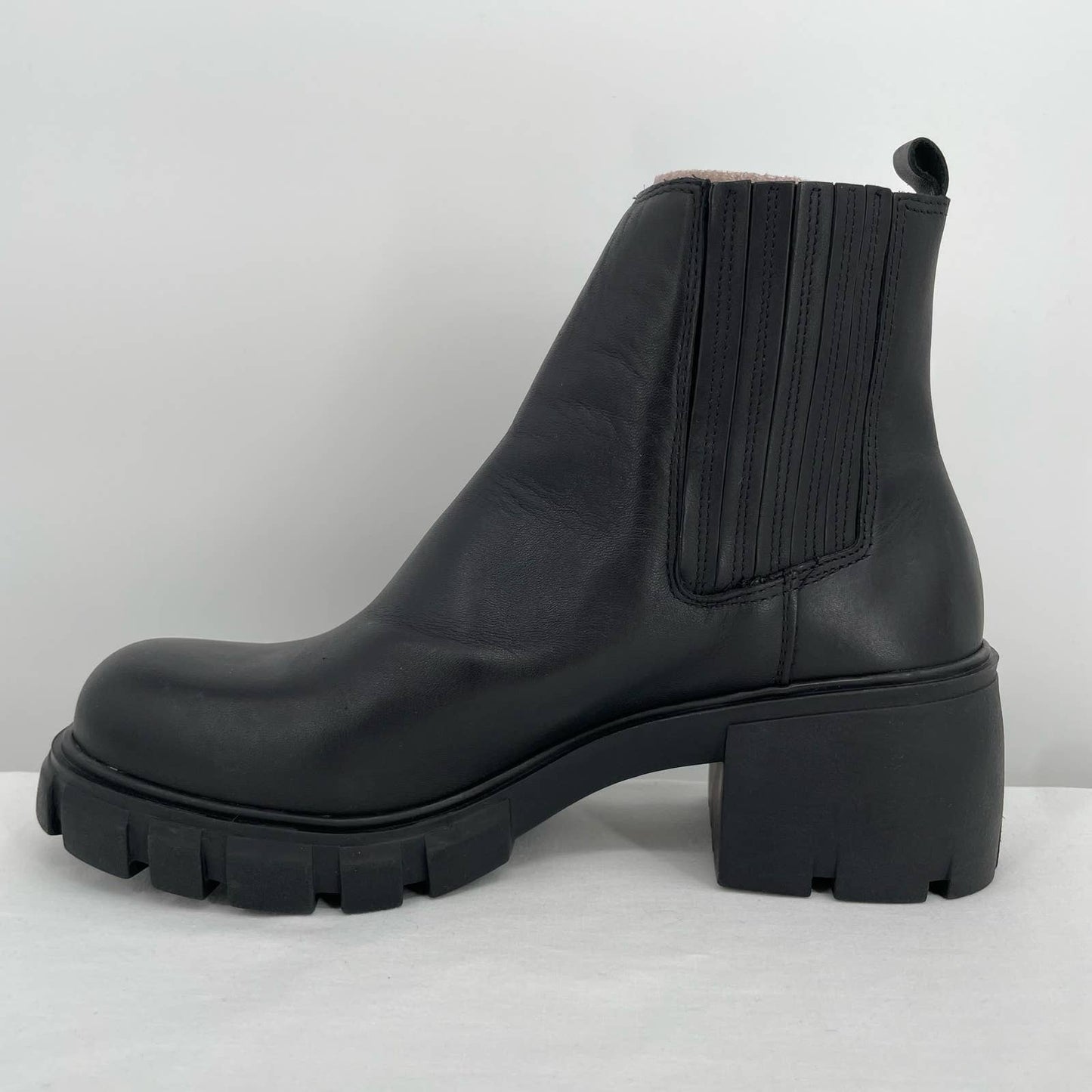 Steve Madden Rankel Women's Black Leather Lug Sole Ankle Boots Size 10