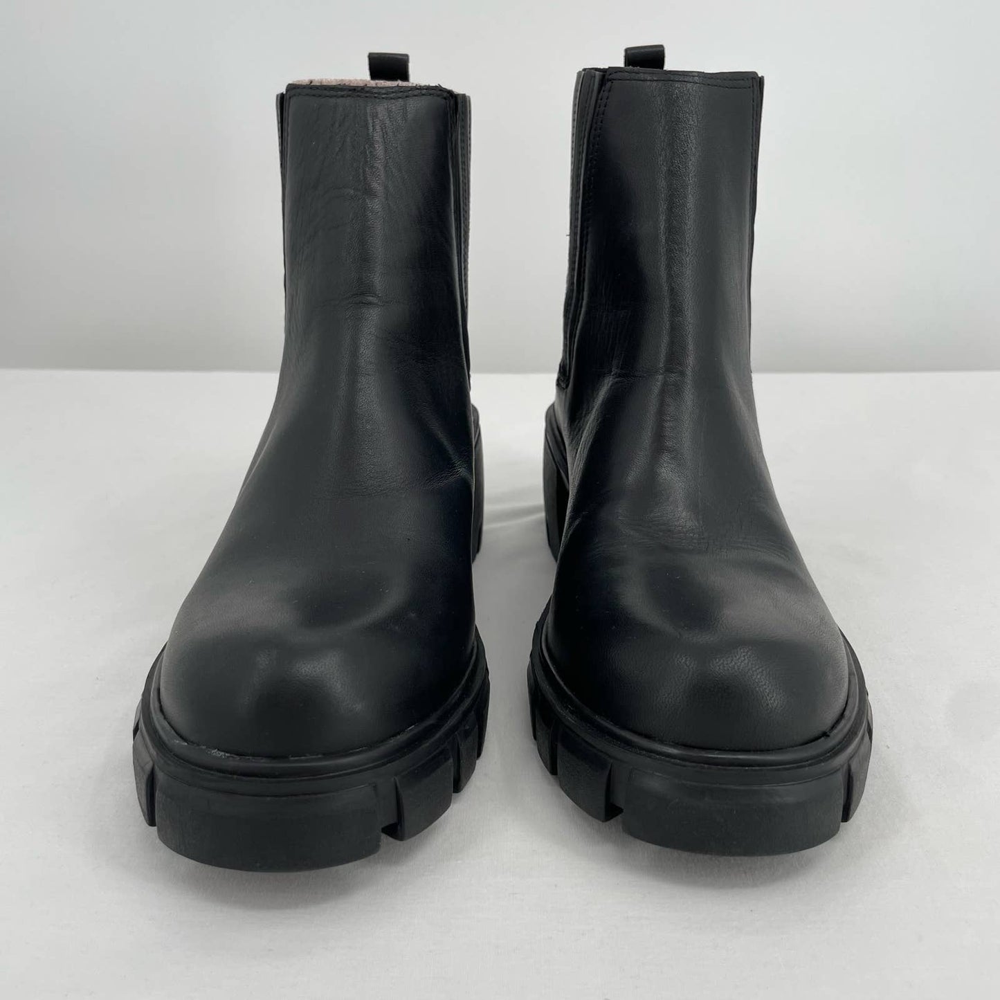 Steve Madden Rankel Women's Black Leather Lug Sole Ankle Boots Size 10