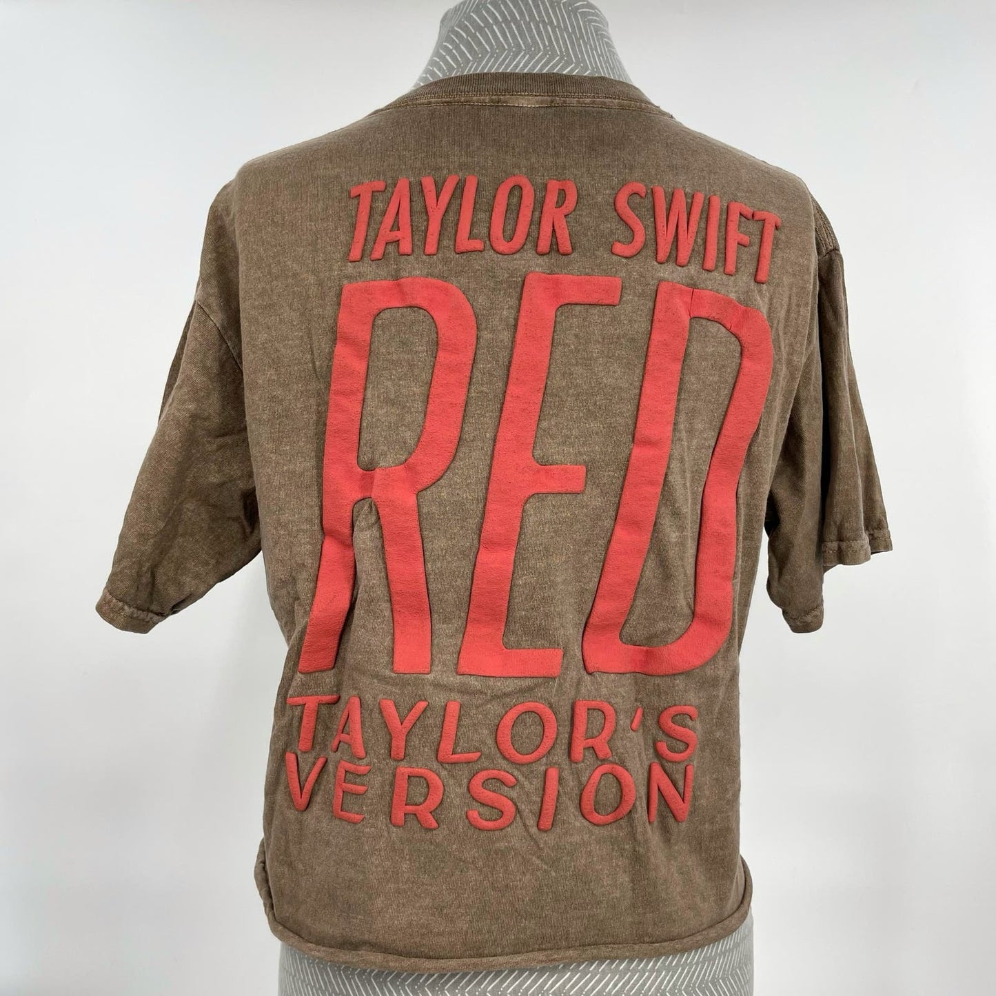 Taylor Swift Red Taylor's Version UO Exclusive Oversized Graphic Tee Puff Paint Size S