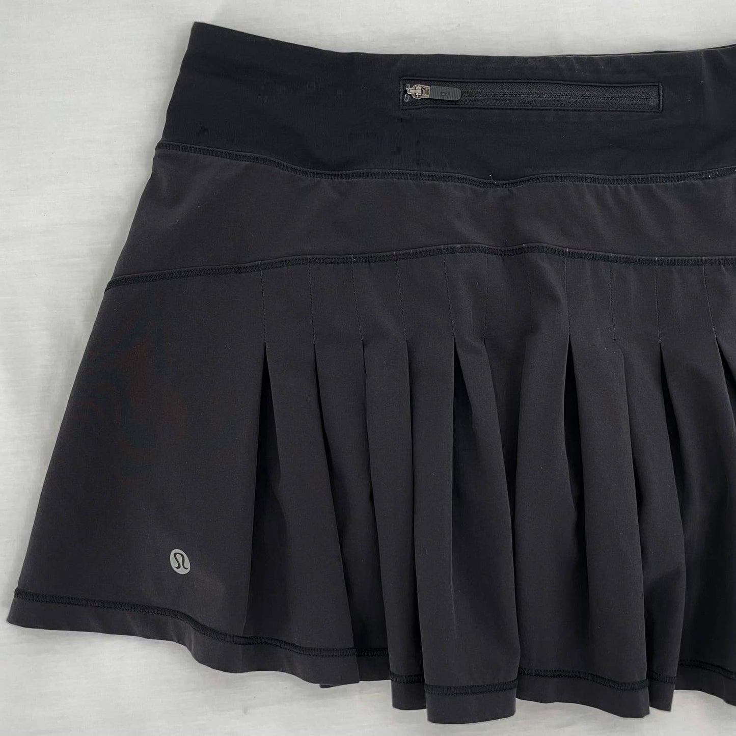 Lululemon Circuit Breaker Black Pleated Active Running Golf Tennis Skirt Skort Size 6