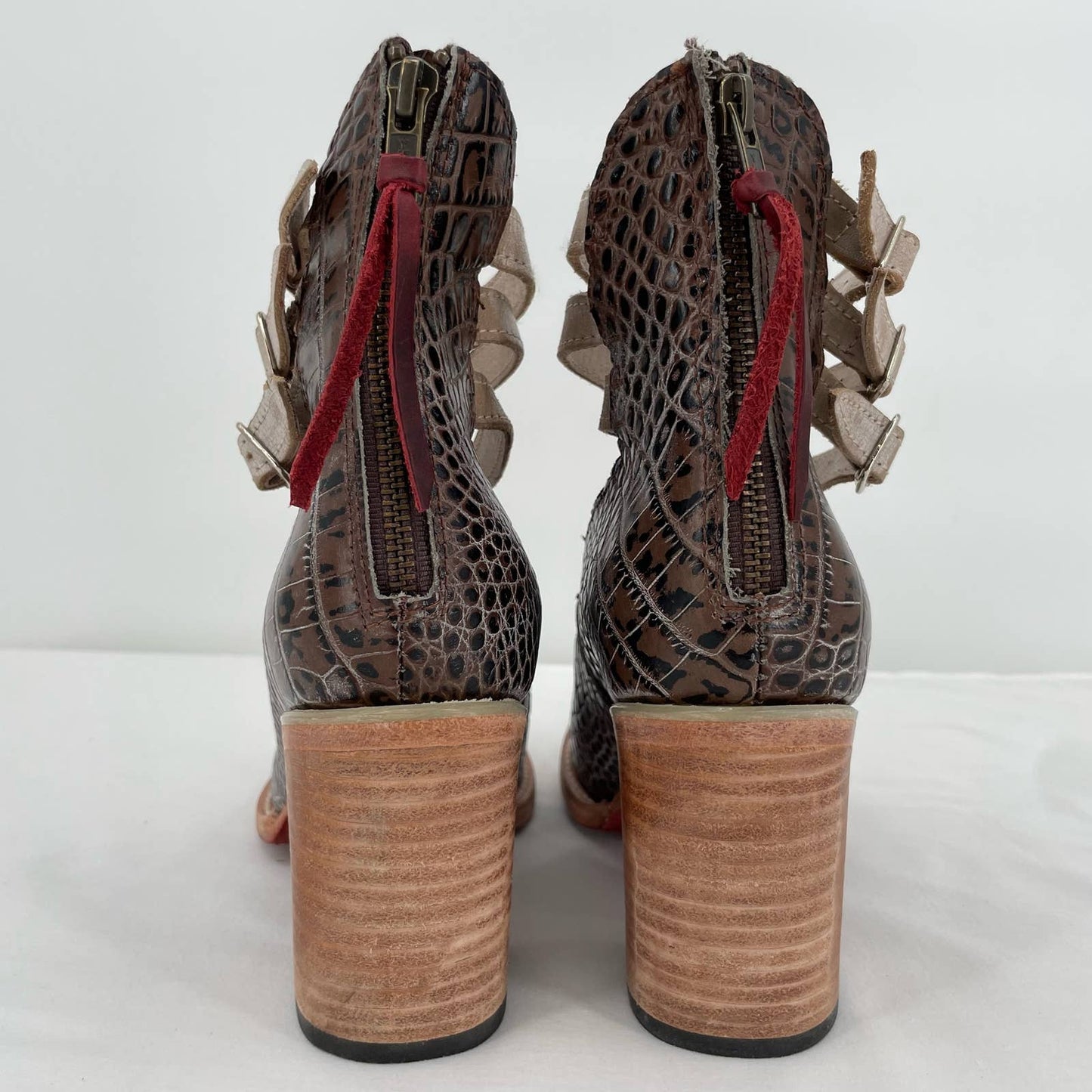 Freebird by Steven Randi Stone Croco Strappy Heels Buckles Chunky Block Heel Size 12