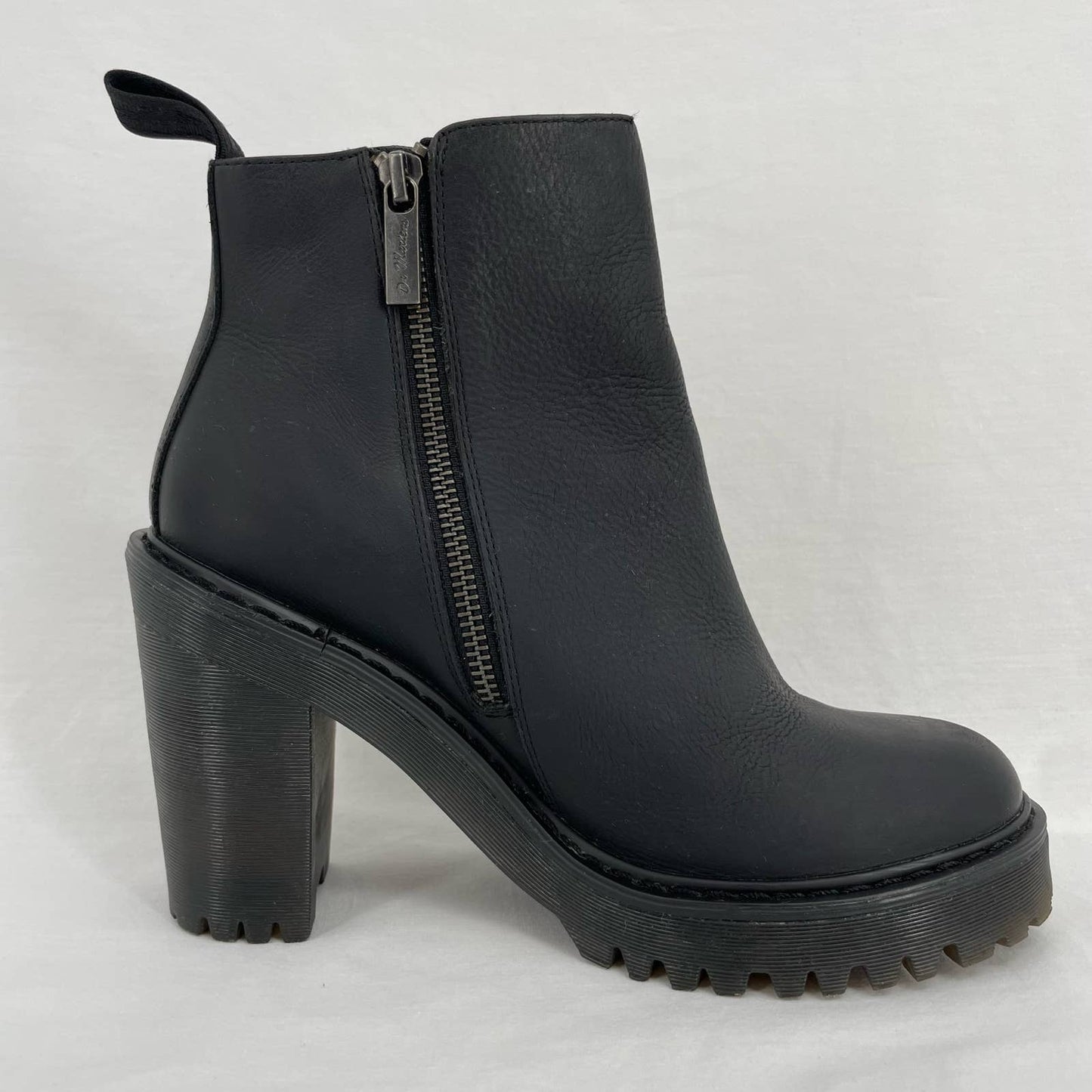 Dr. Martens Magdalena Black Blackout Monochromatic Leather Heeled Ankle Boots Size 7