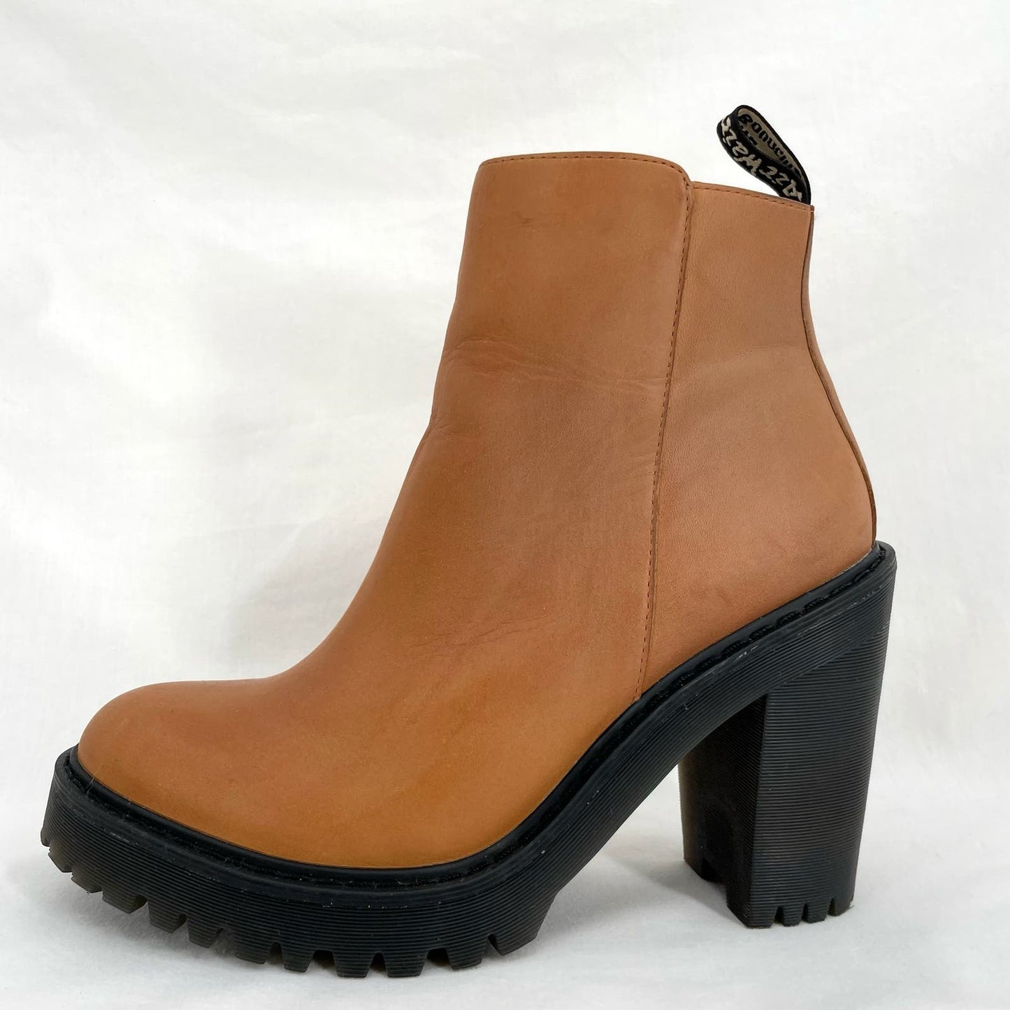 Dr. Martens Magdalena Cognac Leather Heeled Boots Orange Tan Grunge Indie Size 9