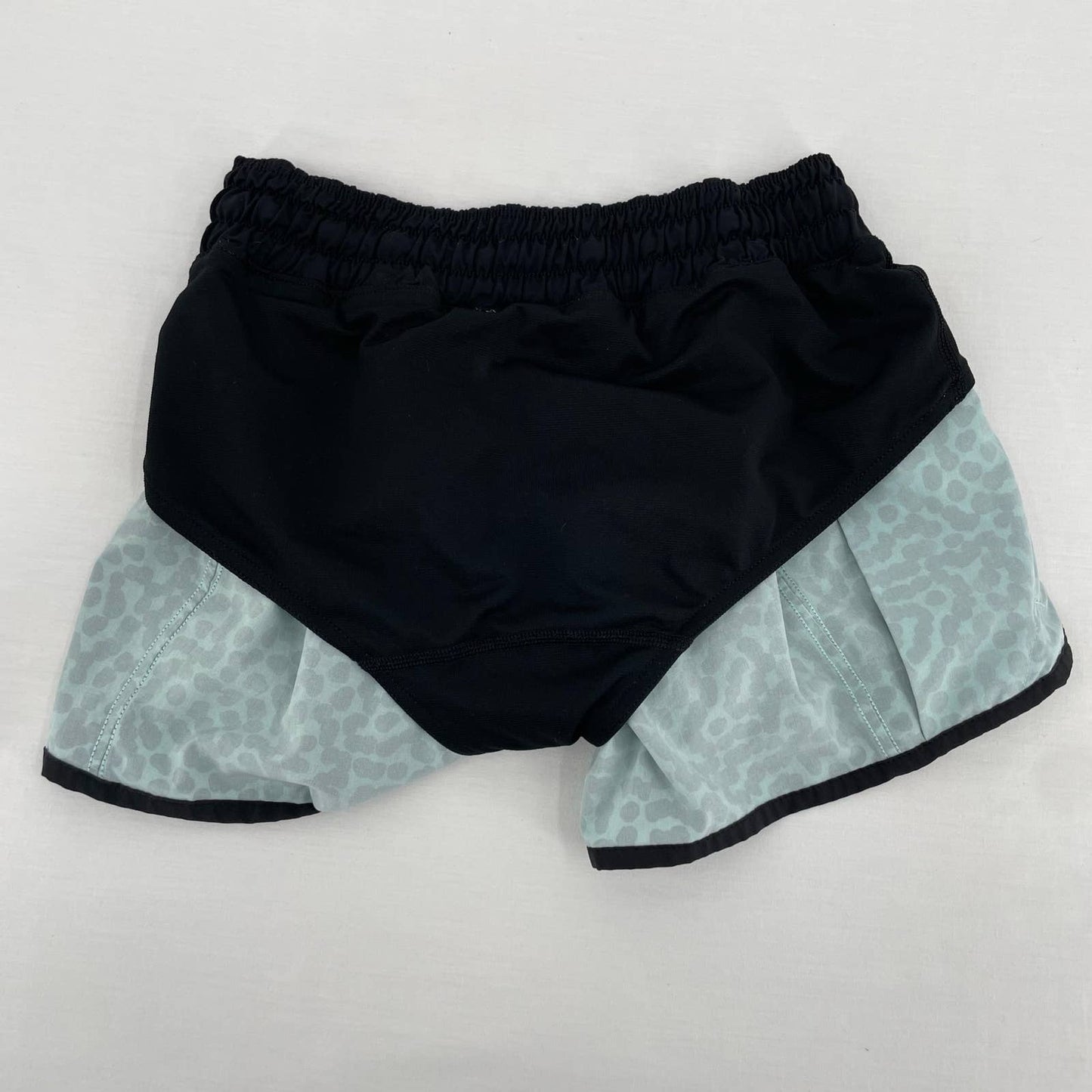 Lululemon Tracker Short III Ace Spot Tranquil Blue Black Running Active Shorts Size 6