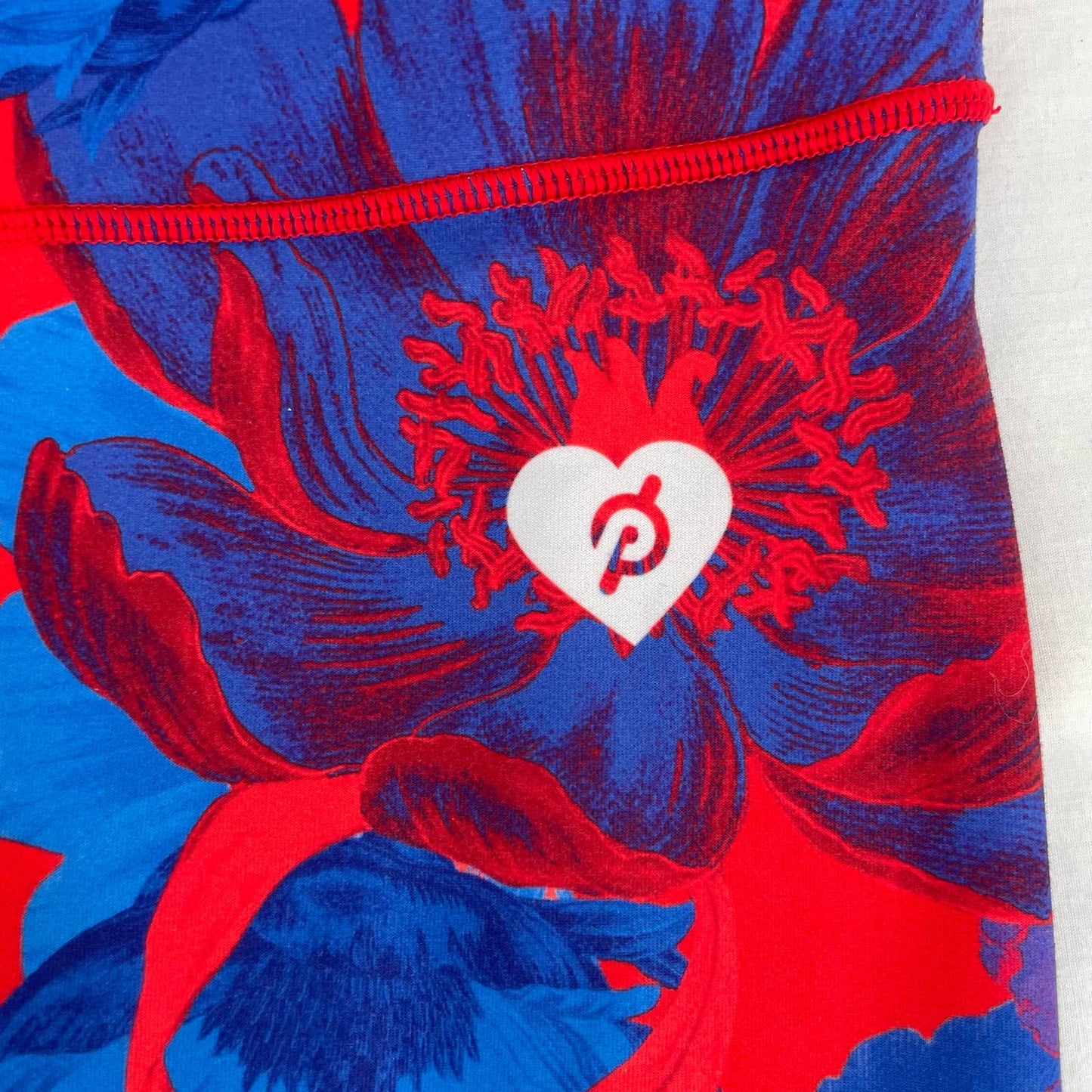 Peloton Emma Lovewell WITH Red Blue Floral Leggings Wear It To Heart Women’s Size S