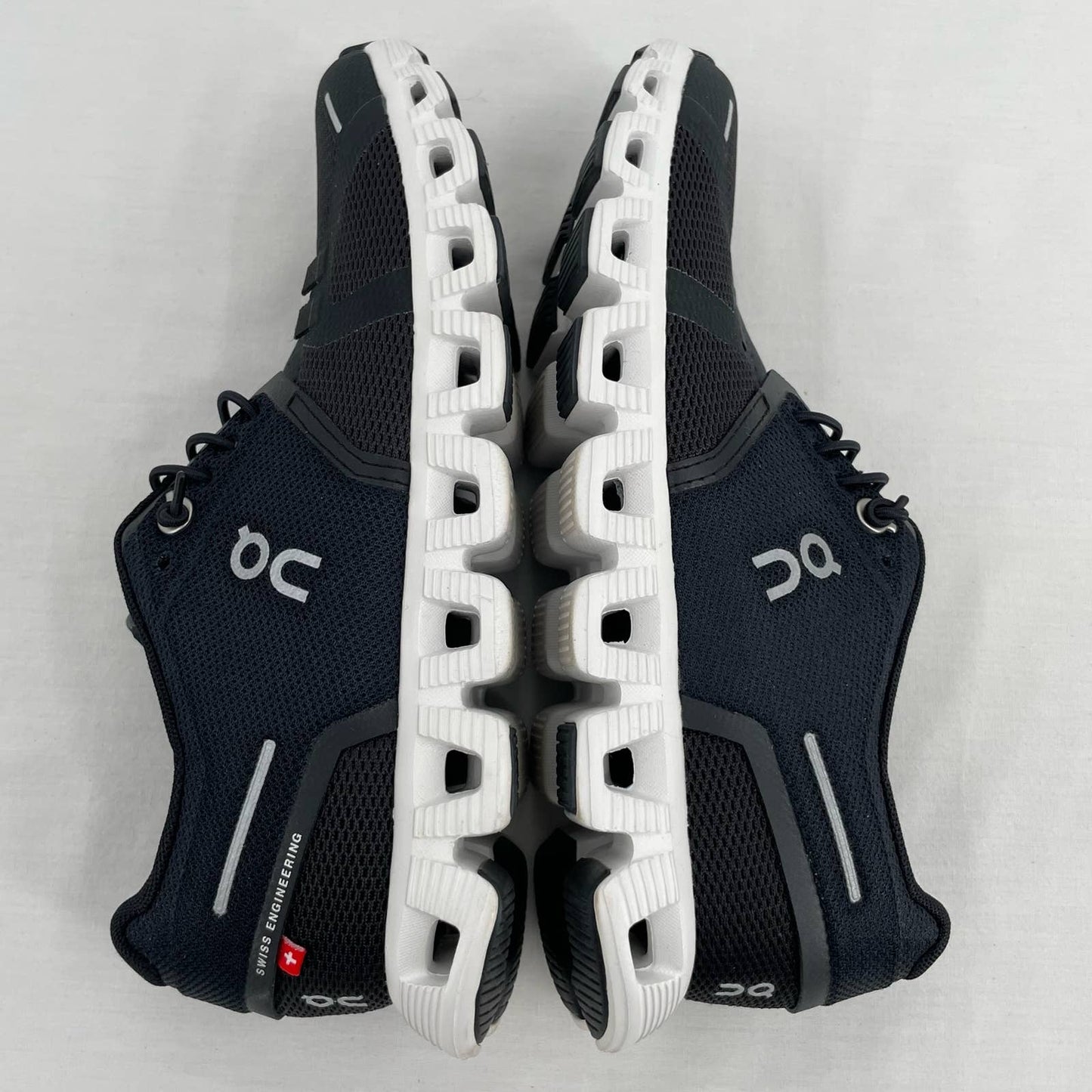 On Running Cloud 5 Black White Running Shoes Athletic Sneakers Slip On Women’s Size 6