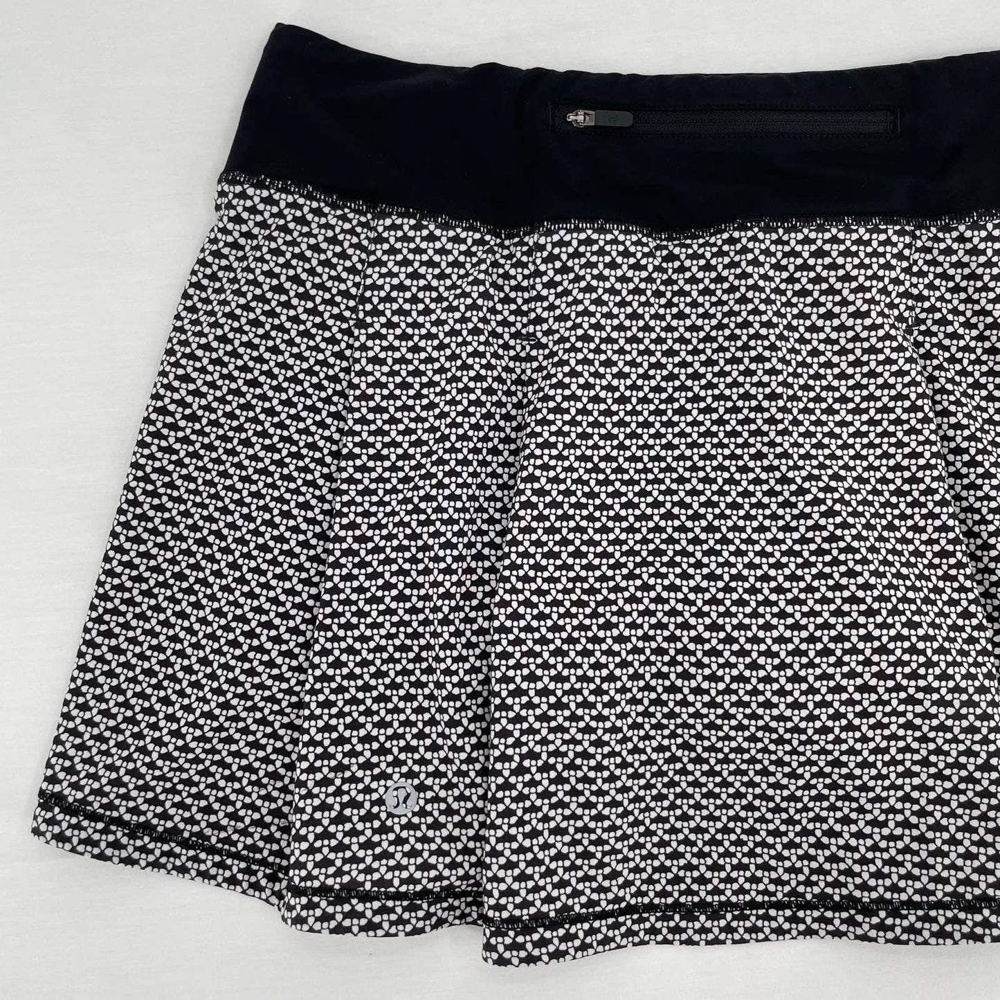 Lululemon Tall Pace Rival Skirt Monochromic Black White Pattern Active Skort Size 8