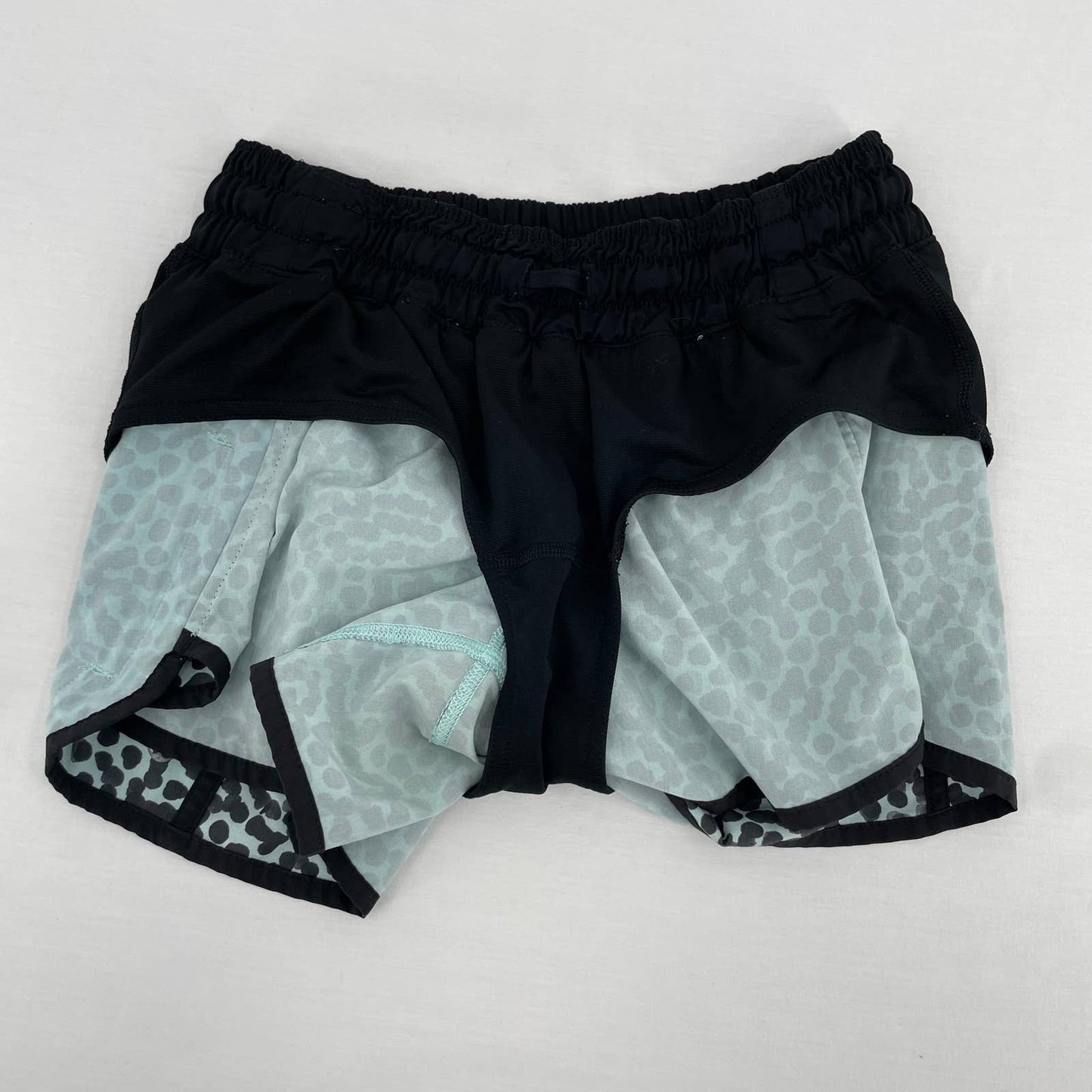 Lululemon Tracker Short III Ace Spot Tranquil Blue Black Running Active Shorts Size 6