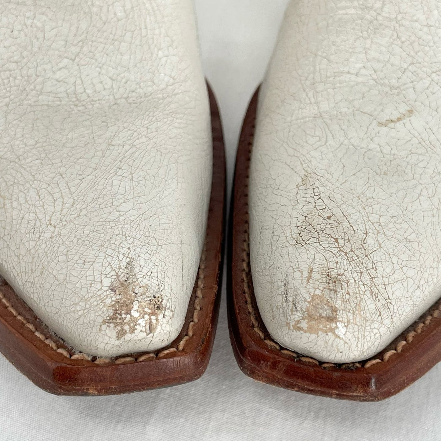 Lucchese x Kacey Musgraves Golden Arrow White Leather Cowboy Boots RARE Size 9.5