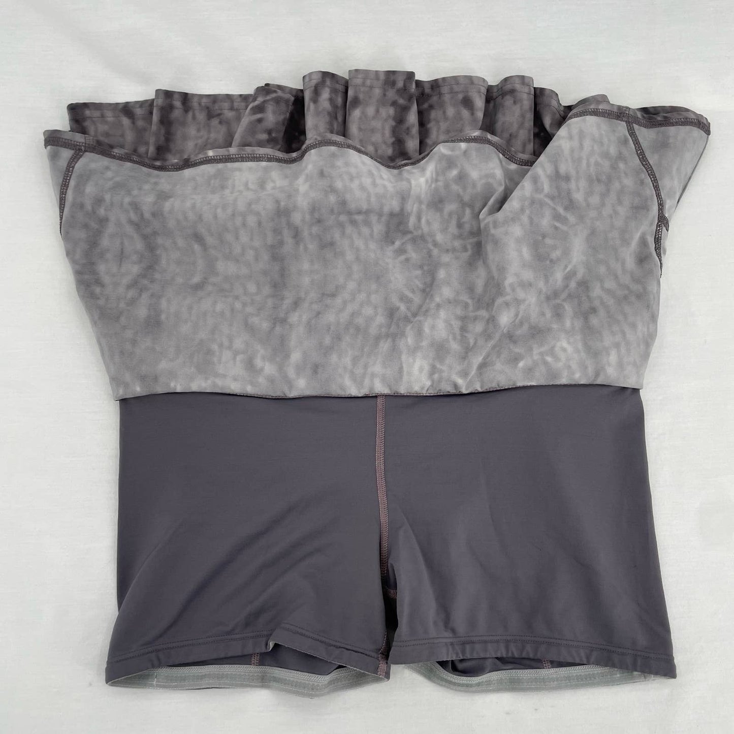 Lululemon Original Speed Skirt Gray Snowy Owl Magnum Running Active Skort Size 6