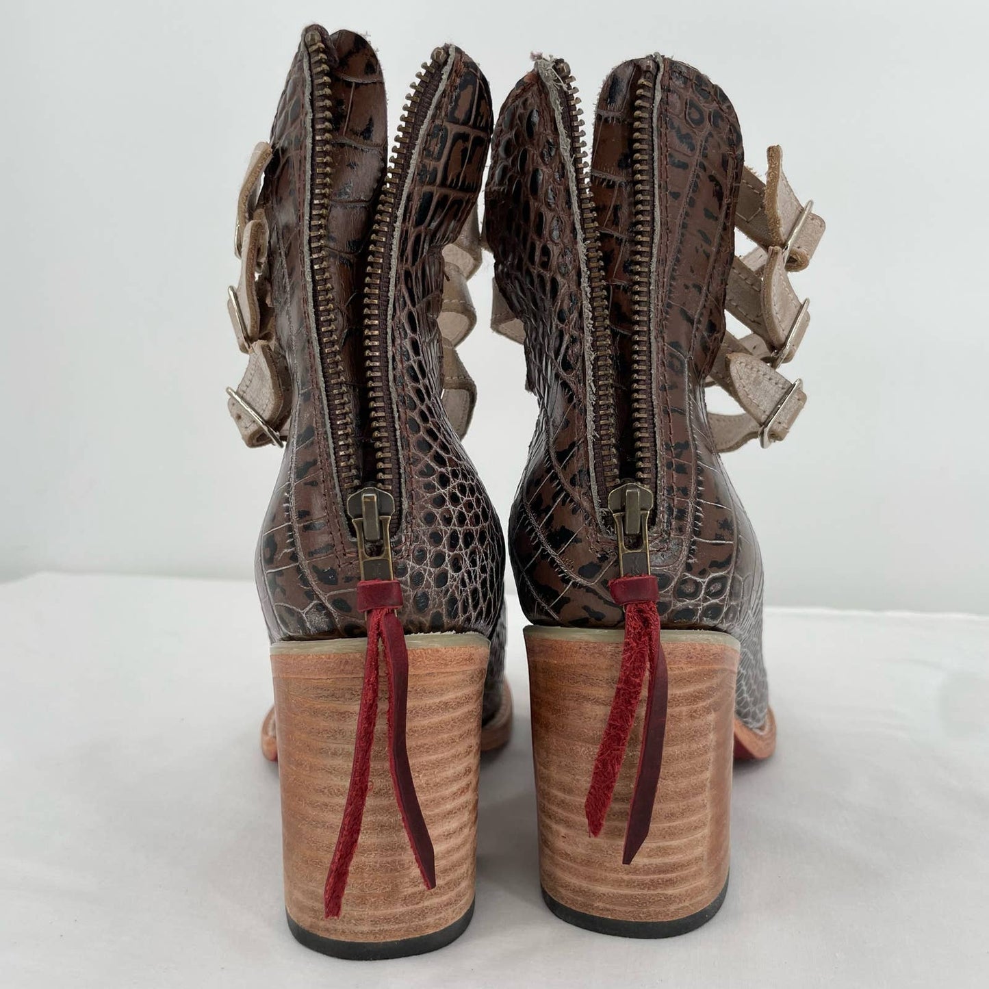 Freebird by Steven Randi Stone Croco Strappy Heels Buckles Chunky Block Heel Size 12