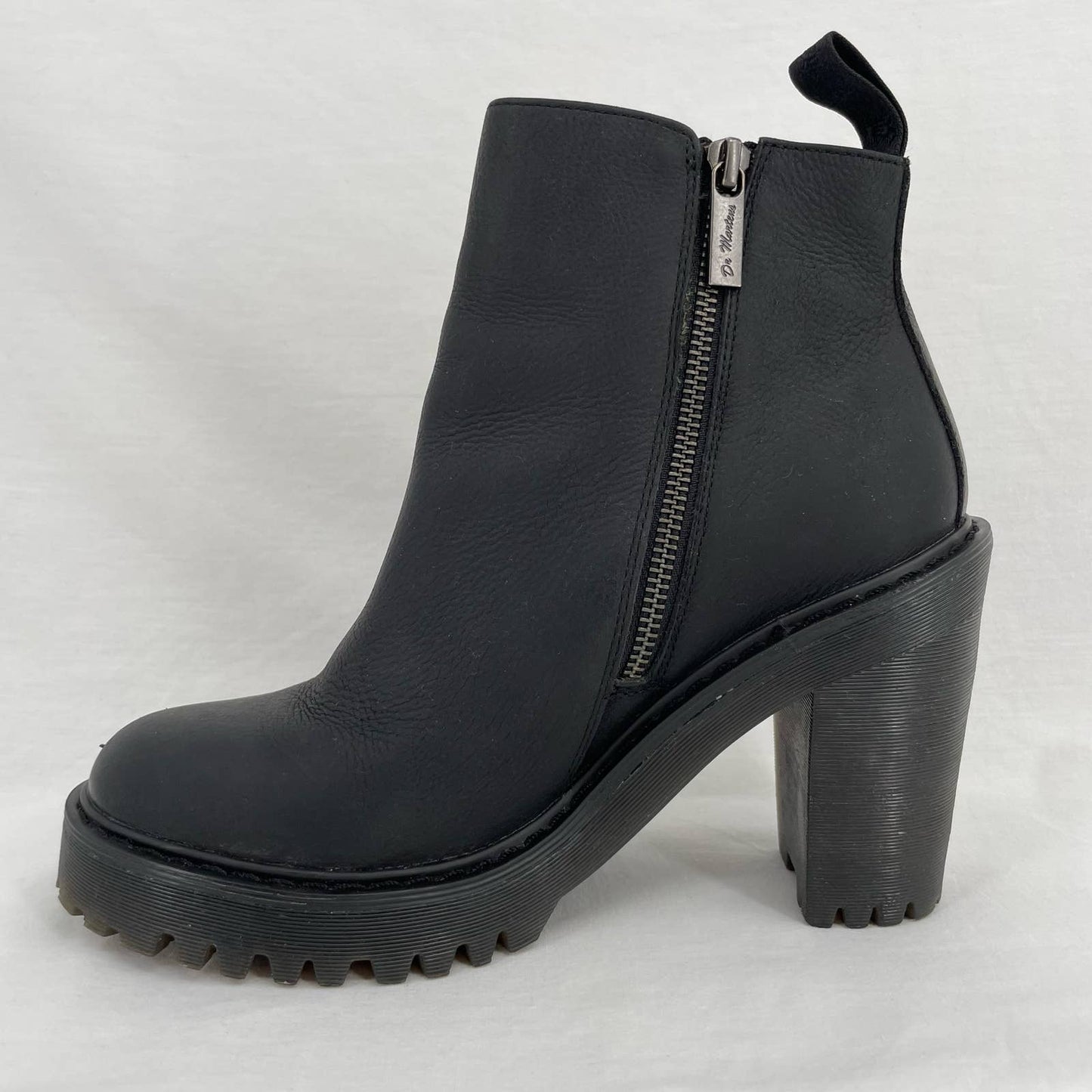 Dr. Martens Magdalena Black Blackout Monochromatic Leather Heeled Ankle Boots Size 7