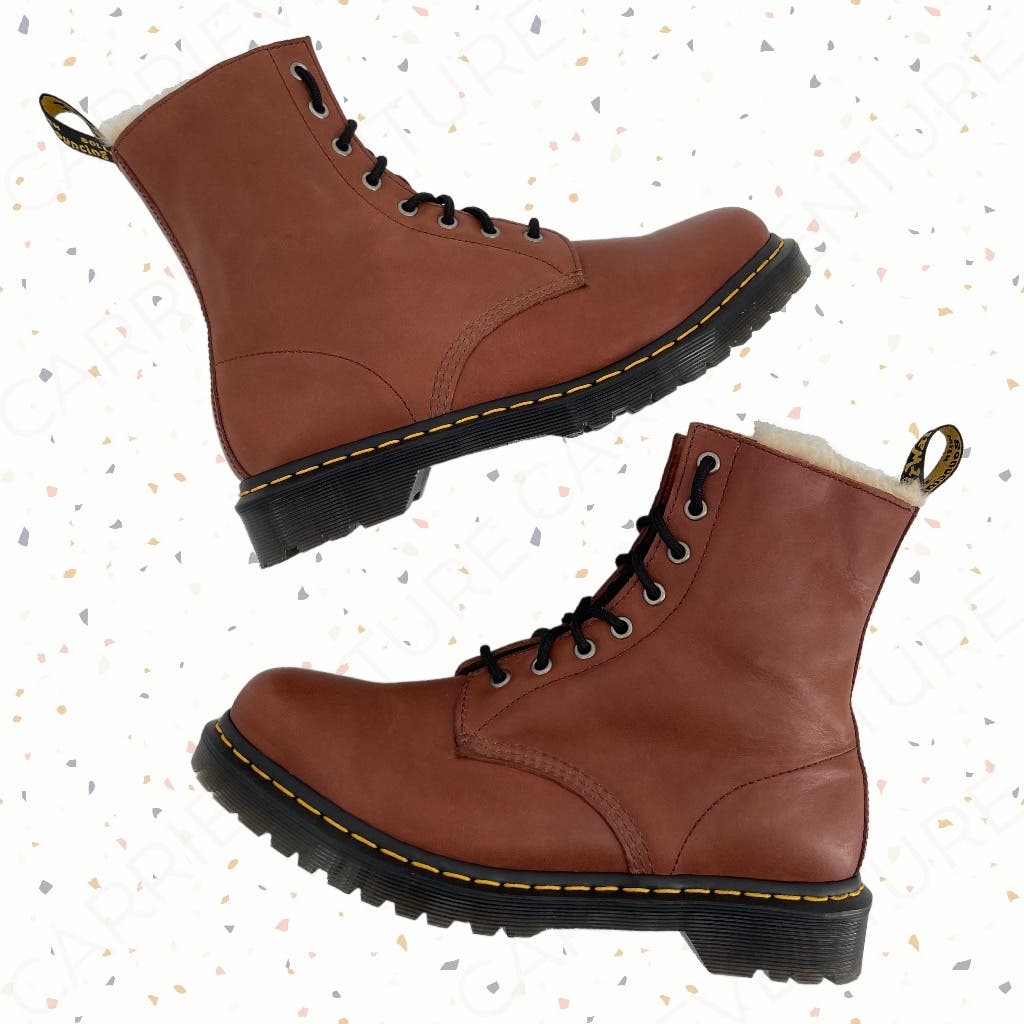 Dr. Martens Serena 1460 Tan Faux Fur Lined Boots Laced Winter Farrier Chalet Size 10