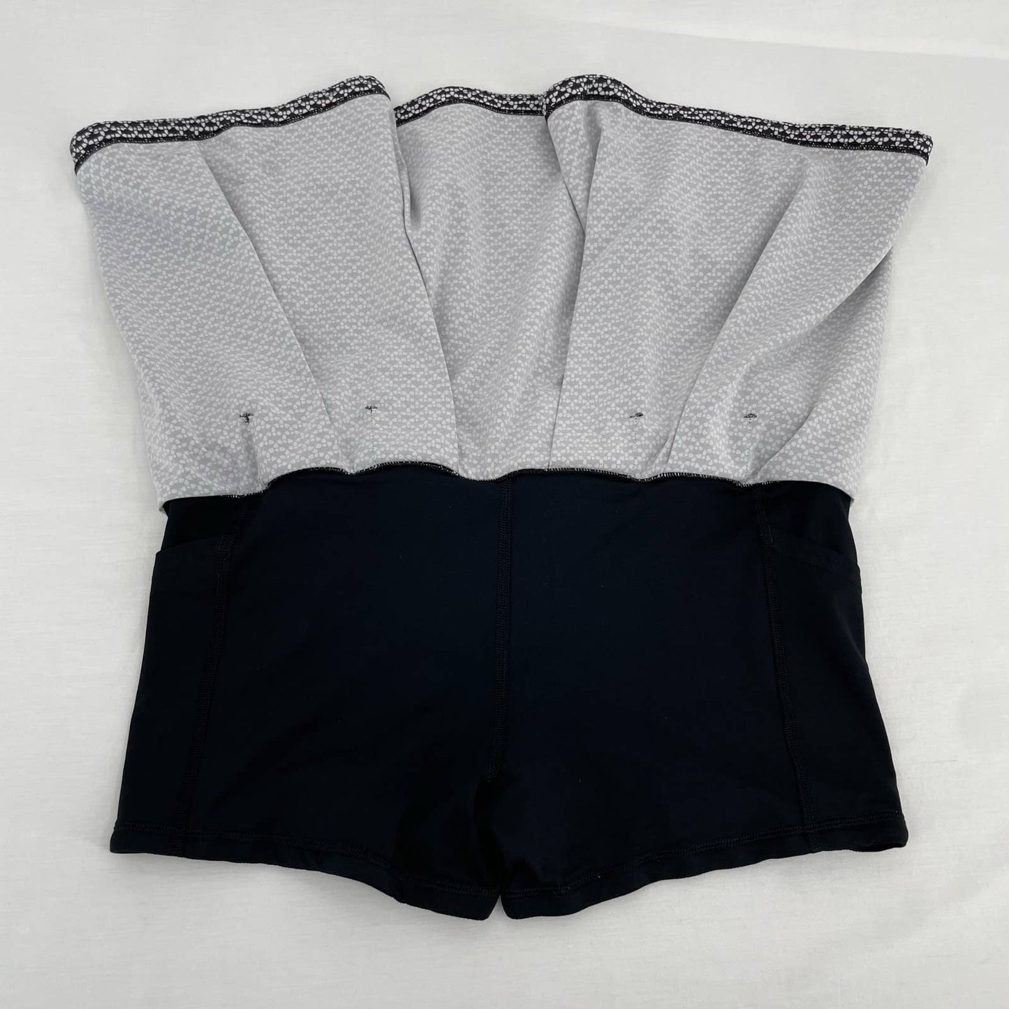 Lululemon Tall Pace Rival Skirt Monochromic Black White Pattern Active Skort Size 8