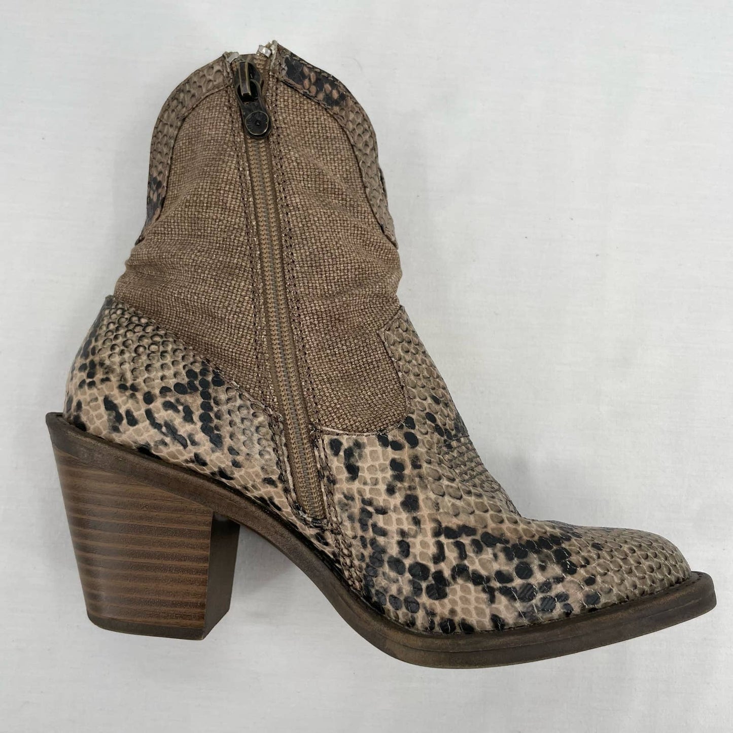 Blowfish Lolly Snake Snakeskin Burlap Neutral Tone Western Style Ankle Booties Size 7