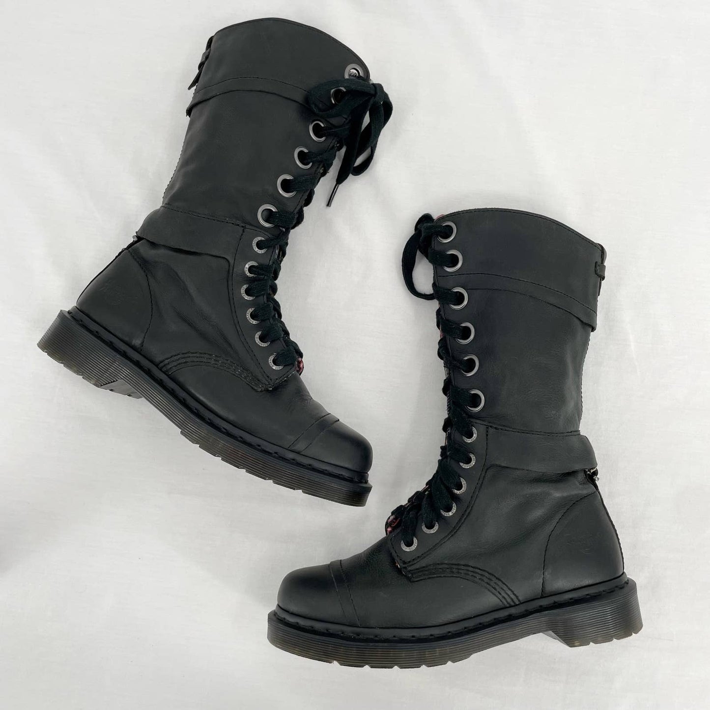 Dr. Martens Triumph Boots Leather Pirate Style Fold Down Tartan Plaid Lining Size 7