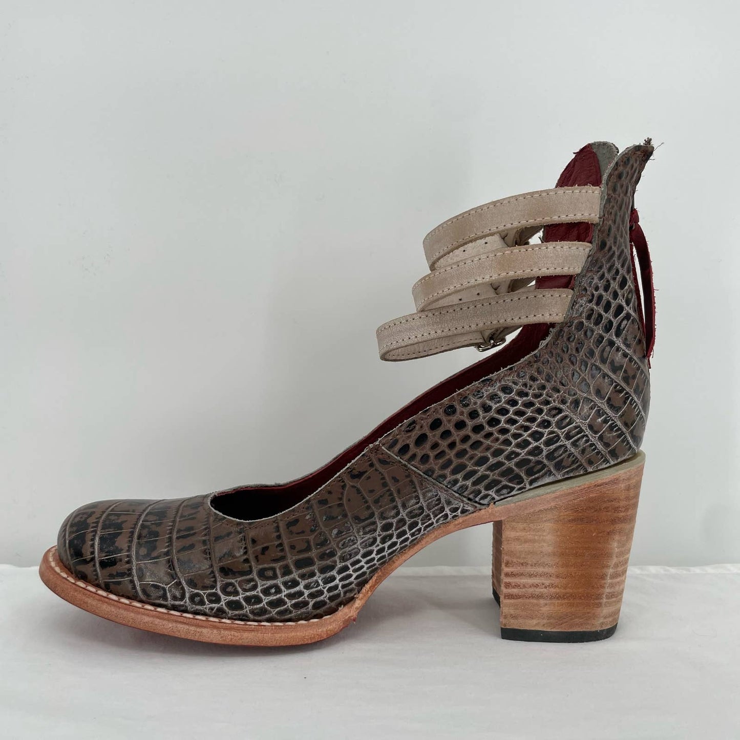 Freebird by Steven Randi Stone Croco Strappy Heels Buckles Chunky Block Heel Size 12