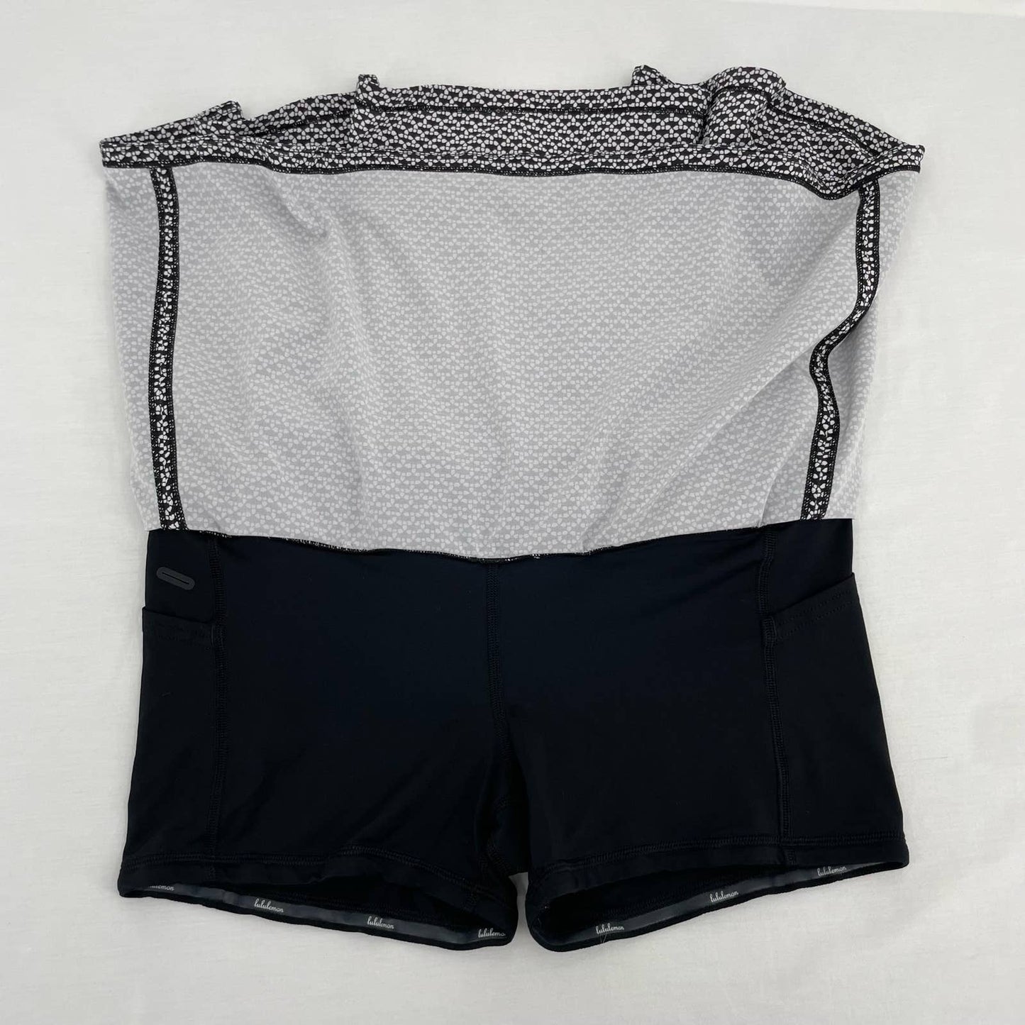 Lululemon Tall Pace Rival Skirt Monochromic Black White Pattern Active Skort Size 8