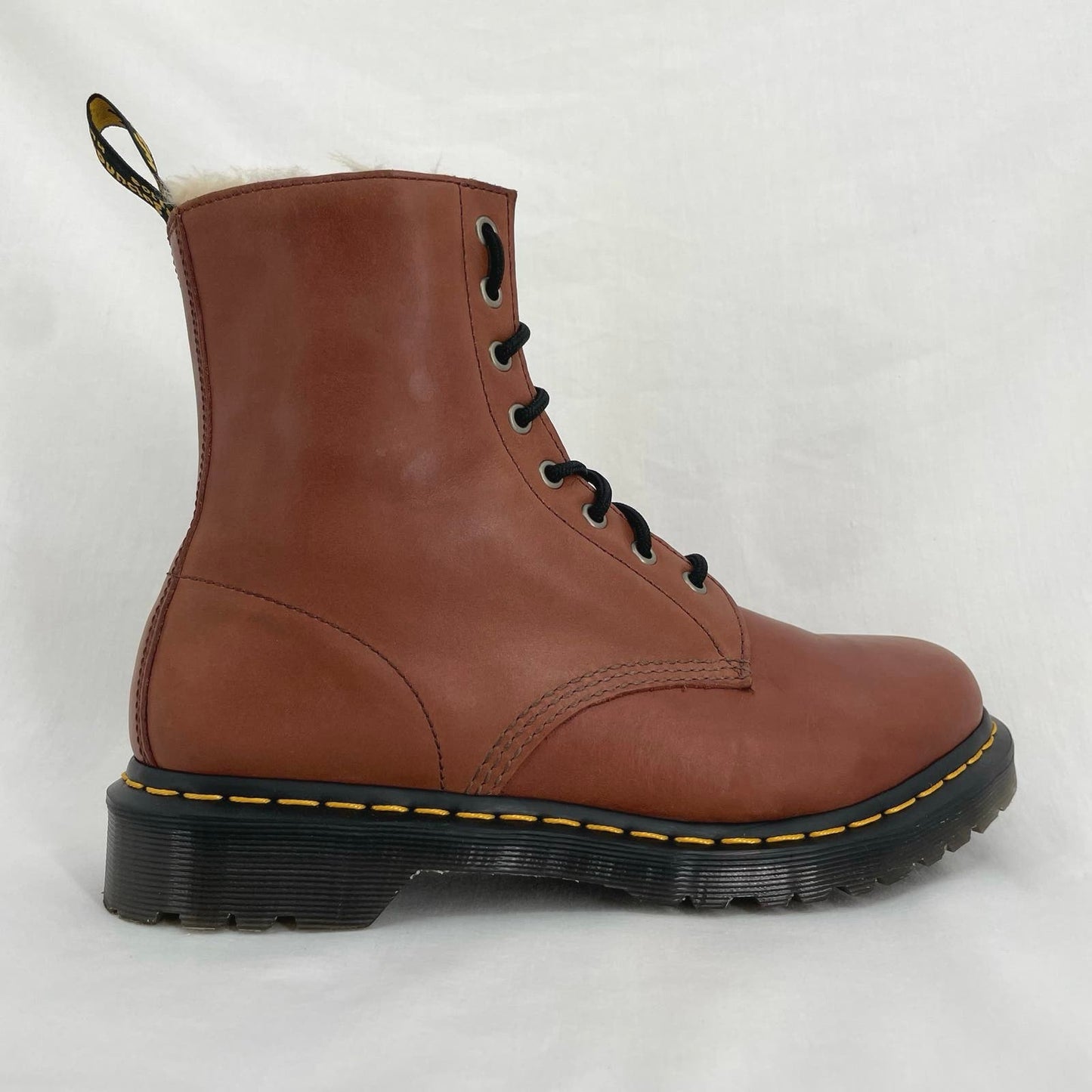 Dr. Martens Serena 1460 Tan Faux Fur Lined Boots Laced Winter Farrier Chalet Size 10