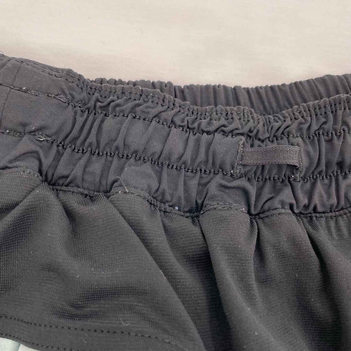 Lululemon Tracker Short III Ace Spot Tranquil Blue Black Running Active Shorts Size 6