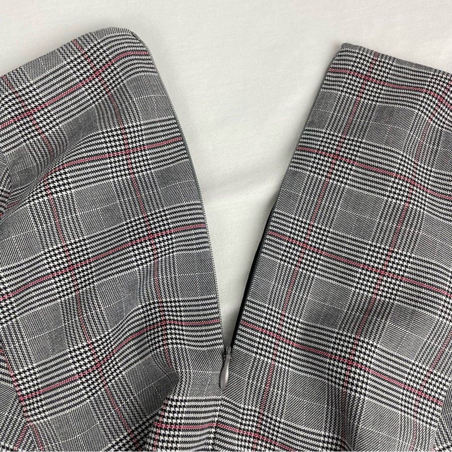NY&Co 7th Ave Design Studio Gray Houndstooth Plaid Midi Ruffle Pencil Skirt Size 12