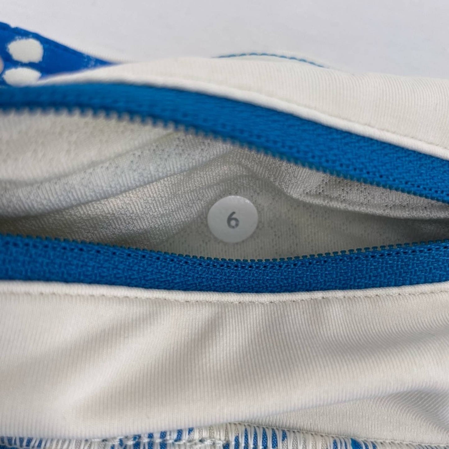 Lululemon Pace Setter Skirt Classic Stripe Polar Cream Blue Golf Tennis Skort Size 6