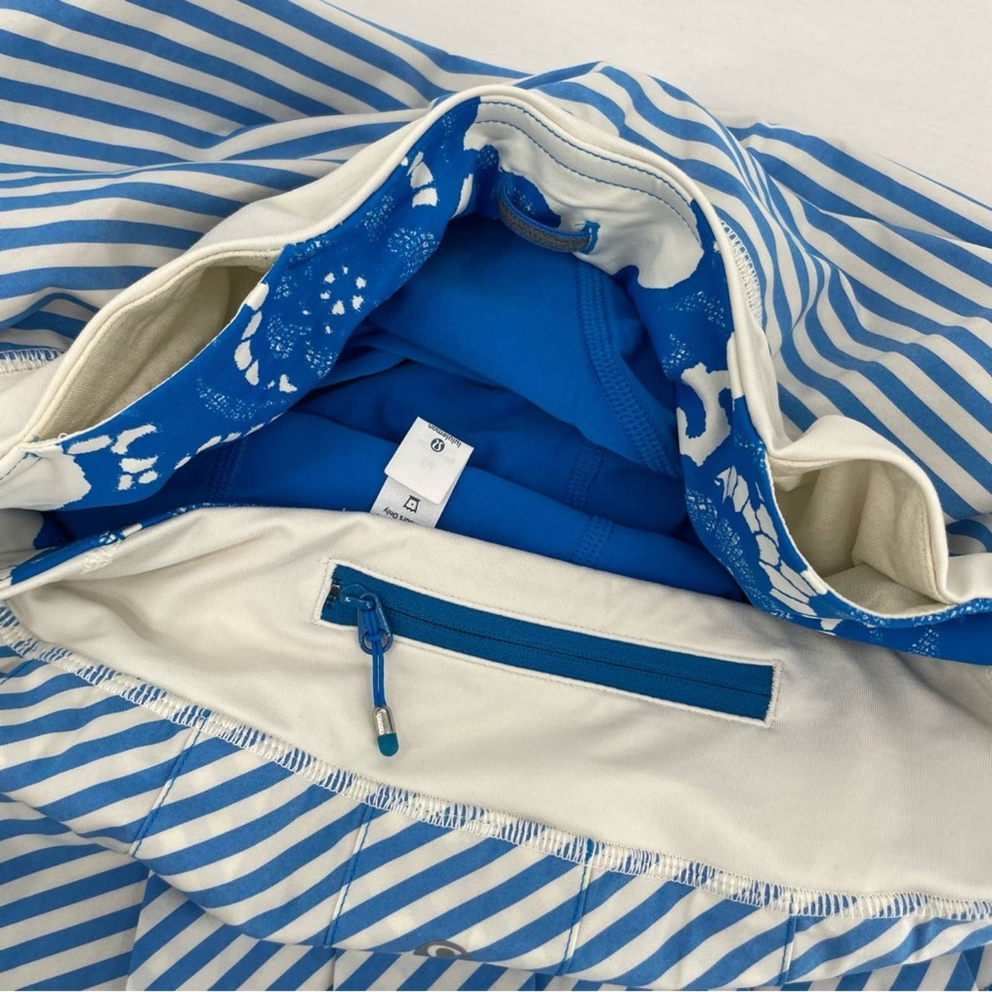 Lululemon Pace Setter Skirt Classic Stripe Polar Cream Blue Golf Tennis Skort Size 6