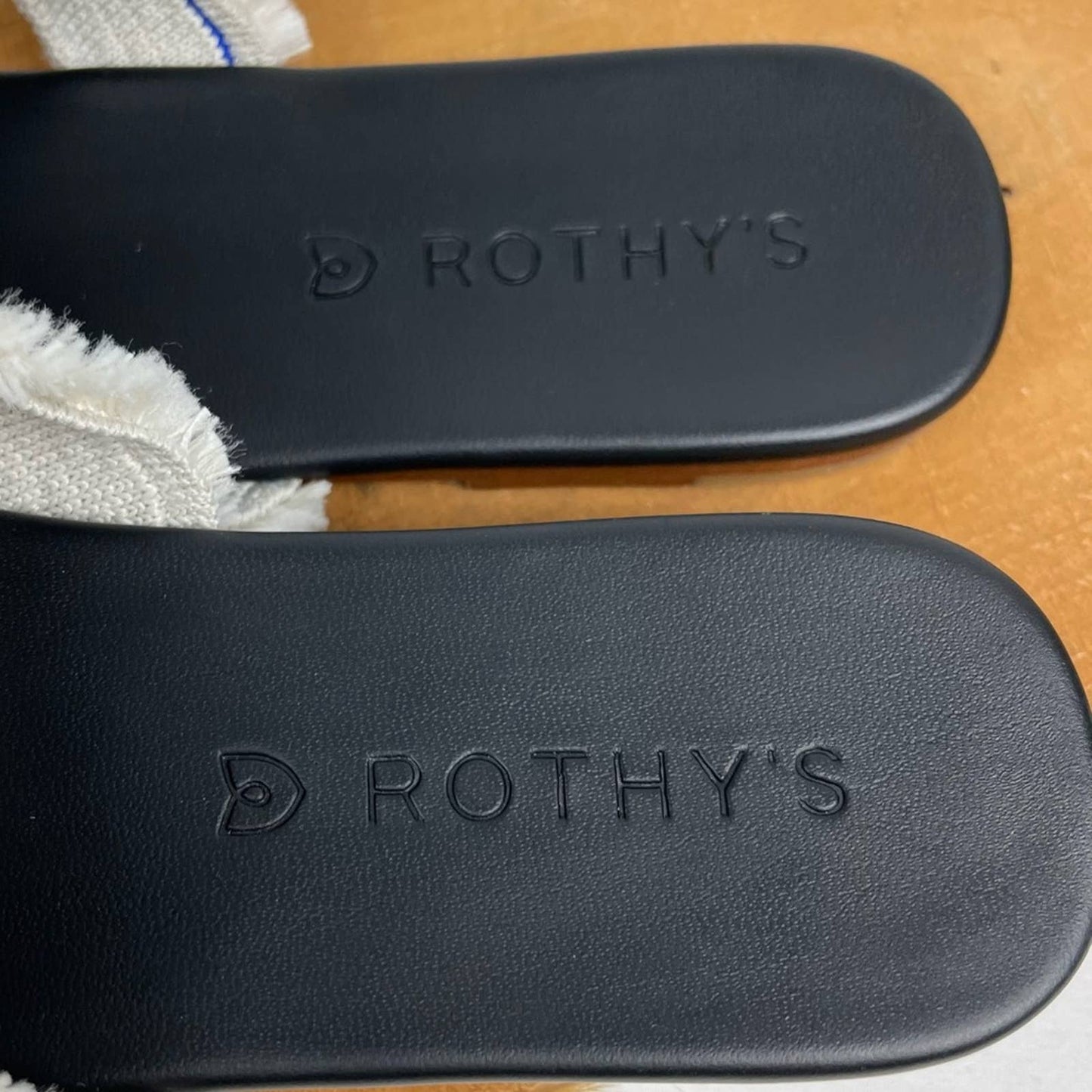 Rothy’s Triple Band Sea Shell Fringe Cream White Beach Coastal Summer Sandal Size 6.5