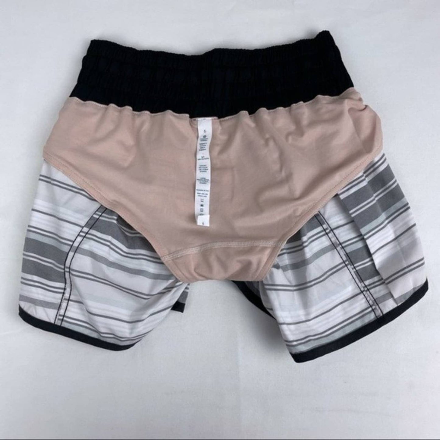NWT Lululemon Tracker II Shorts Mini Groovy Stripe Dune Horizontal Black Silver Size 6