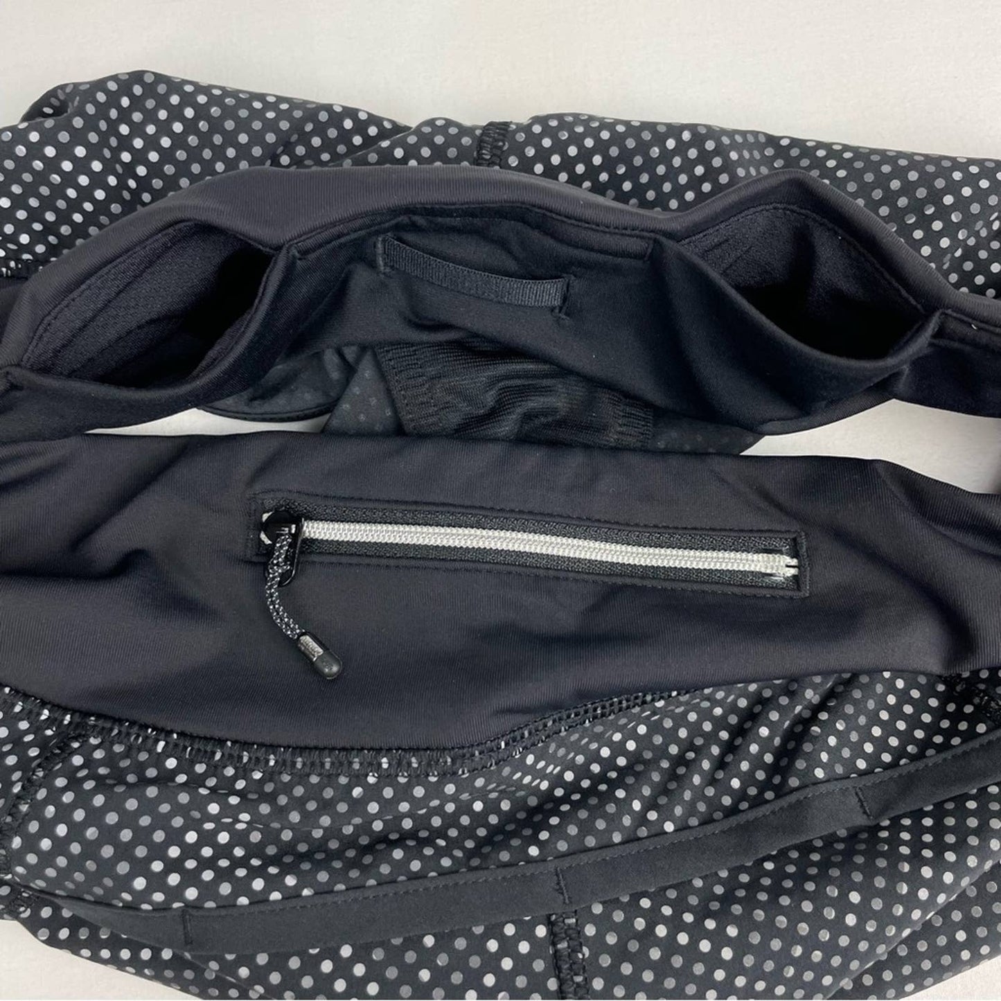 Lululemon Speed Shorts Ravish Reptile Silver Black Python Snakeskin Reflective Size 2