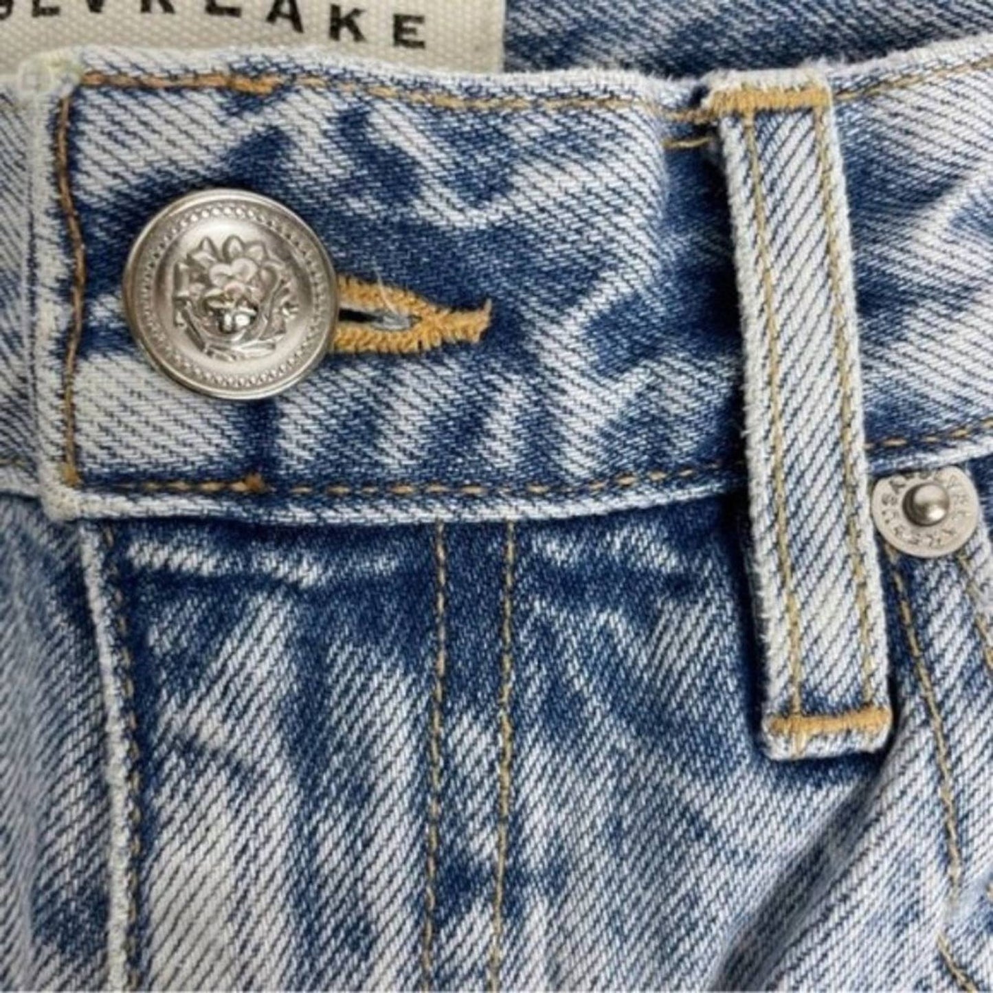 SLVRLAKE Dakota High Rise Relaxed Fit Crosby Light Acid Wash Denim Blue Jeans Size 26