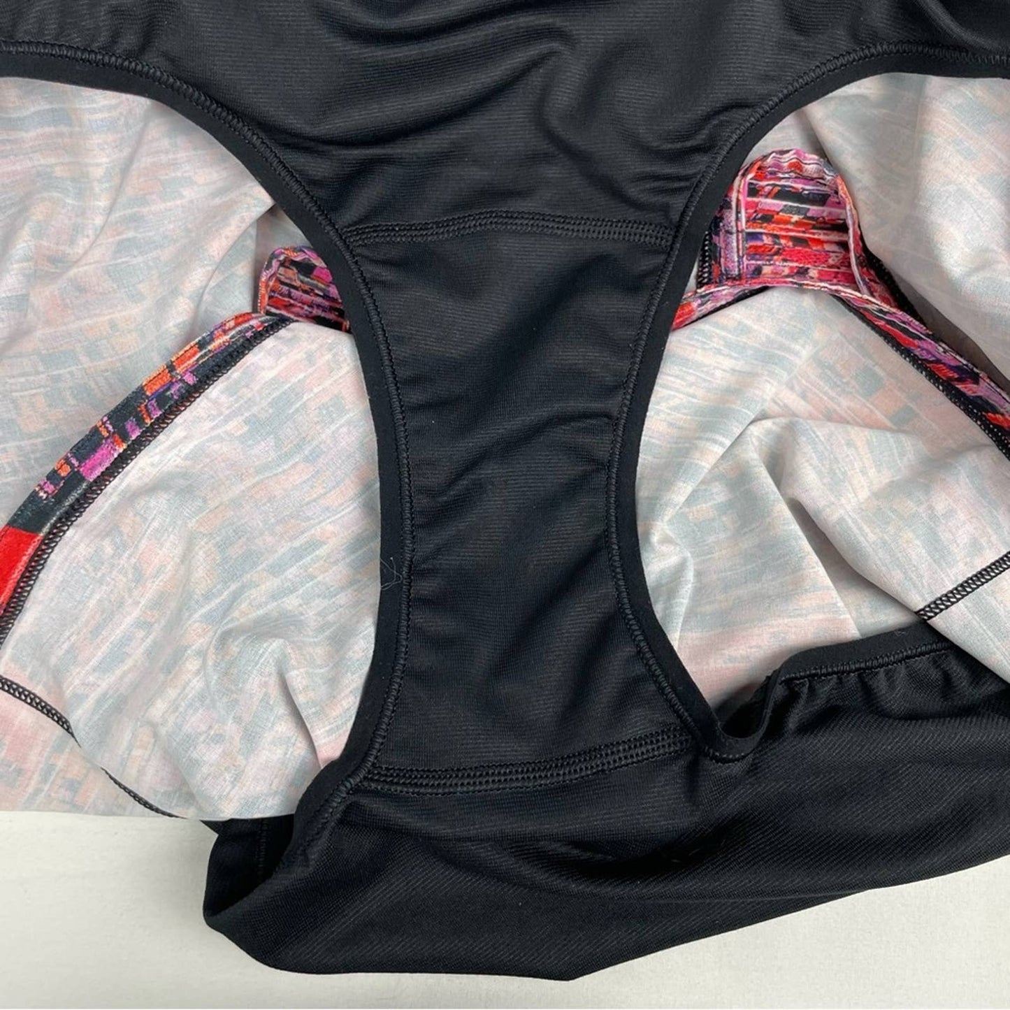 Lululemon Speed Up Short Flash Pleat Orange Multi Black Striped Running Shorts Size 10