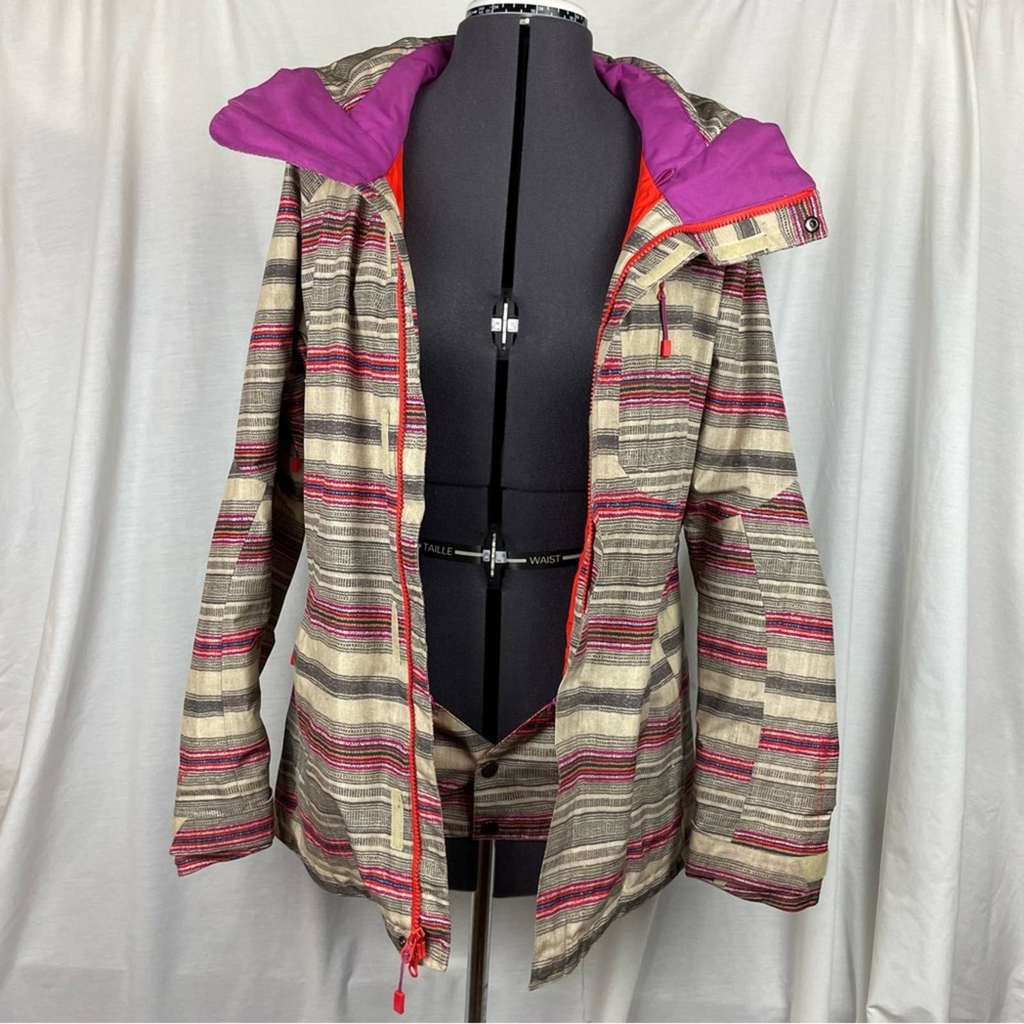 Burton AK 2L Embark Jacket Ski Snowboarding Winter Coat Stripes Grapeseed Print Size S