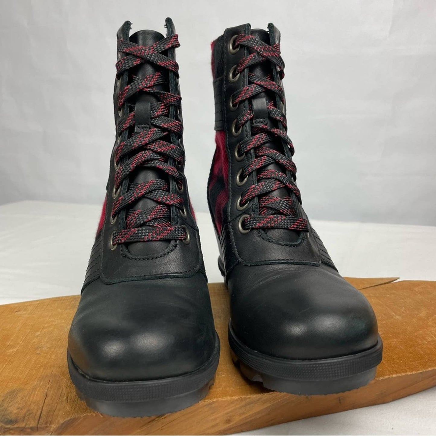 Sorel Lexie Wedge Ankle Bootie Red Black Buffalo Plaid Check Leather Trim Size 6