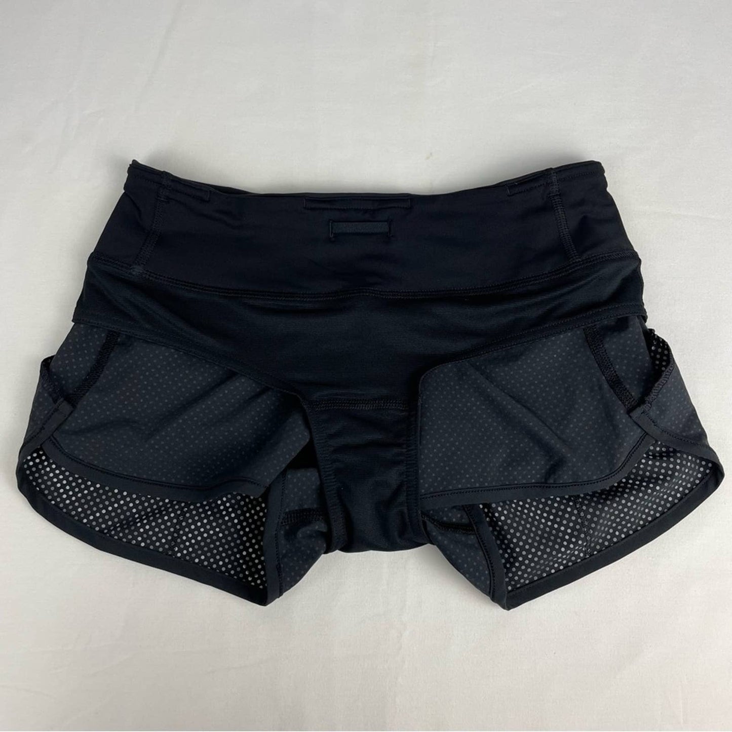 Lululemon Speed Shorts Ravish Reptile Silver Black Python Snakeskin Reflective Size 2