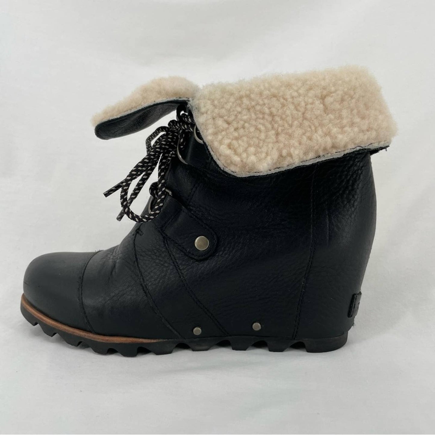 Sorel Black Joan of Arctic Wedge Real Shearling Trim Leather Mid Style Boots Size 9.5