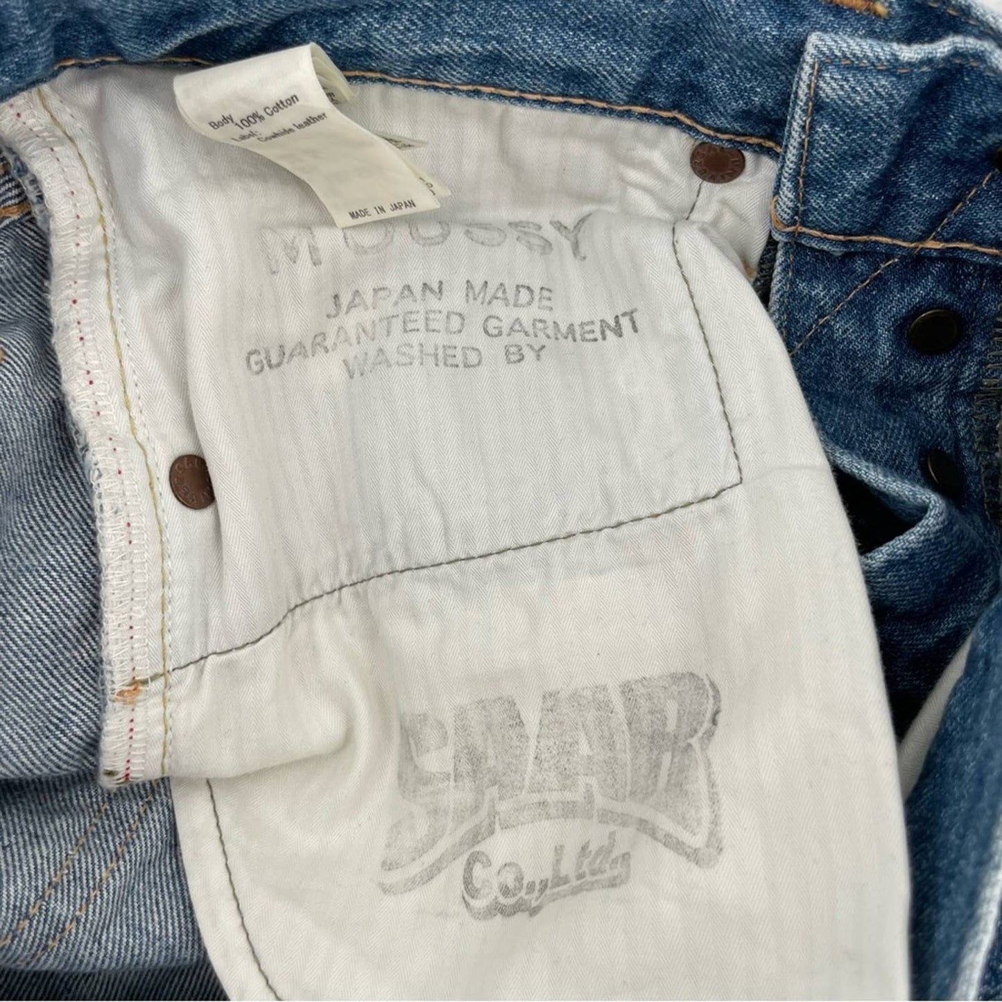 Moussy Vintage Bowie Tapered Straight Leg Light Wash Distressed Blue Jeans Style 025DSC11-1010 Size 24