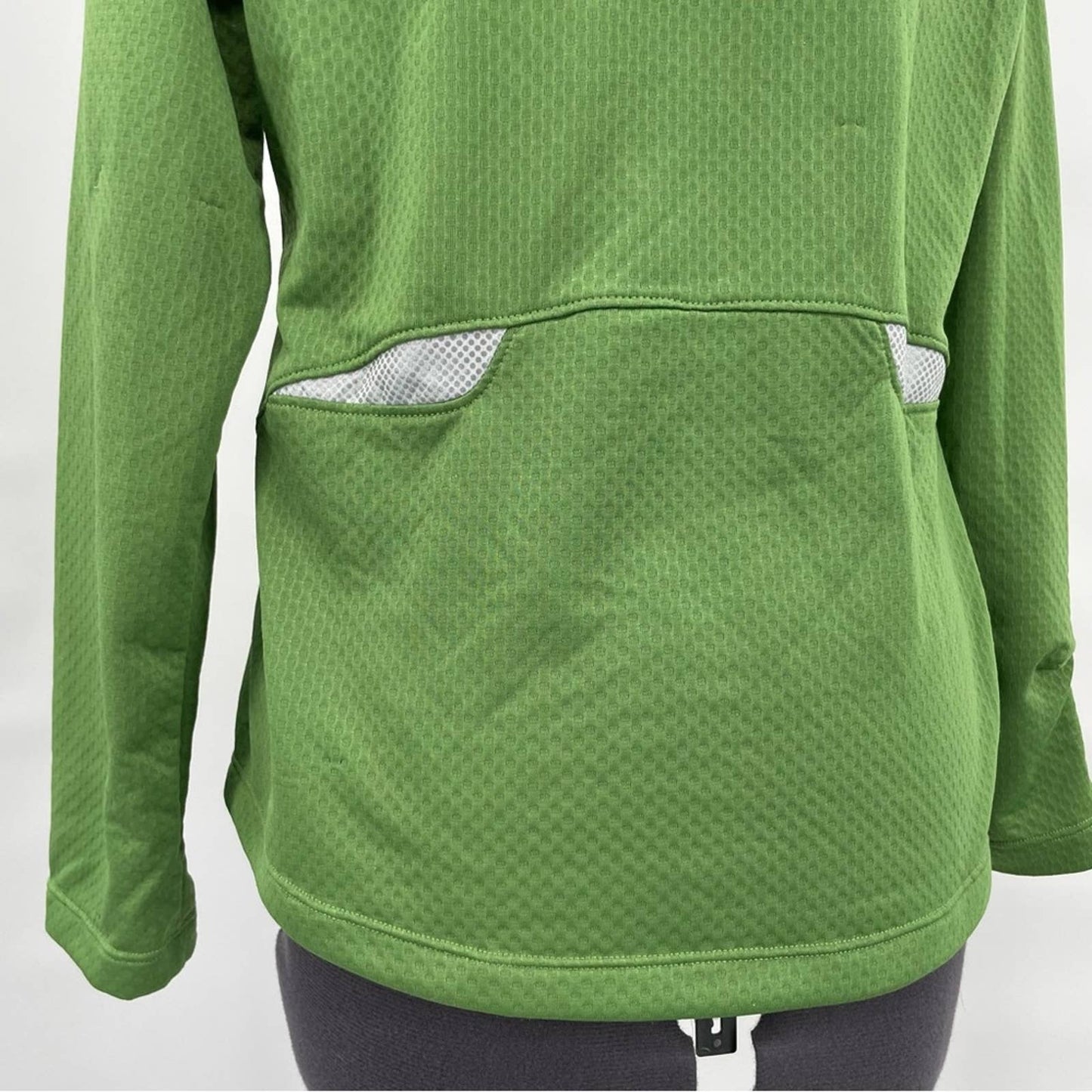 Saucony Green White Silver Wicking Long Sleeve Pullover Running Tee Reflective Size S