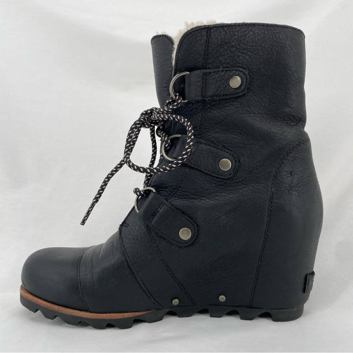 Sorel Black Joan of Arctic Wedge Real Shearling Trim Leather Mid Style Boots Size 9.5