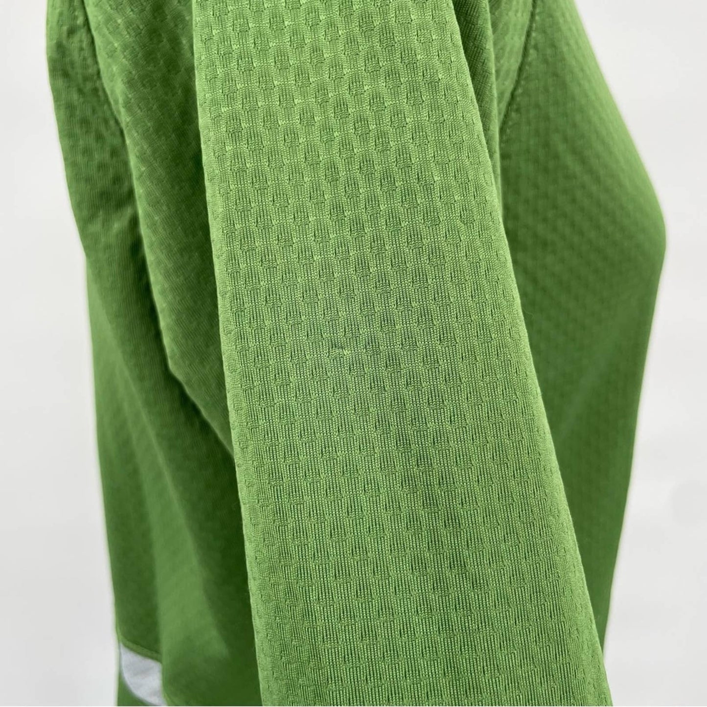Saucony Green White Silver Wicking Long Sleeve Pullover Running Tee Reflective Size S