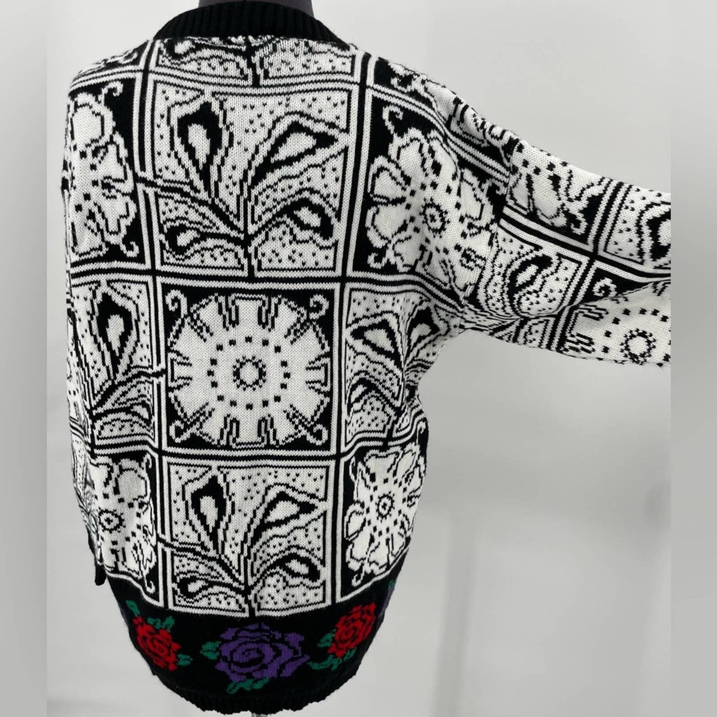 Vintage Carriage Court Black & White Retro Floral Panel Oversized Boxy Sweater Size L