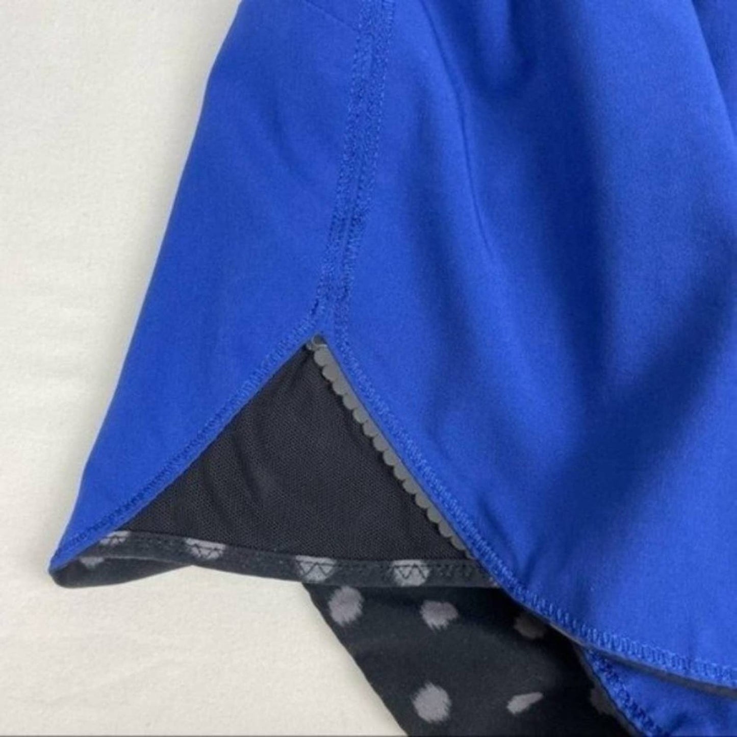 Lululemon Go The Distance Reversible Shorts Ghost Dot Black Slate Bright Blue Size 4