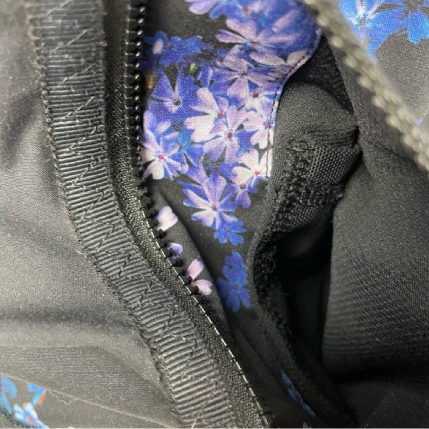 Lululemon Run Bandit Jacket Petal Pop Multi Black Running Athletic Activewear Size 4