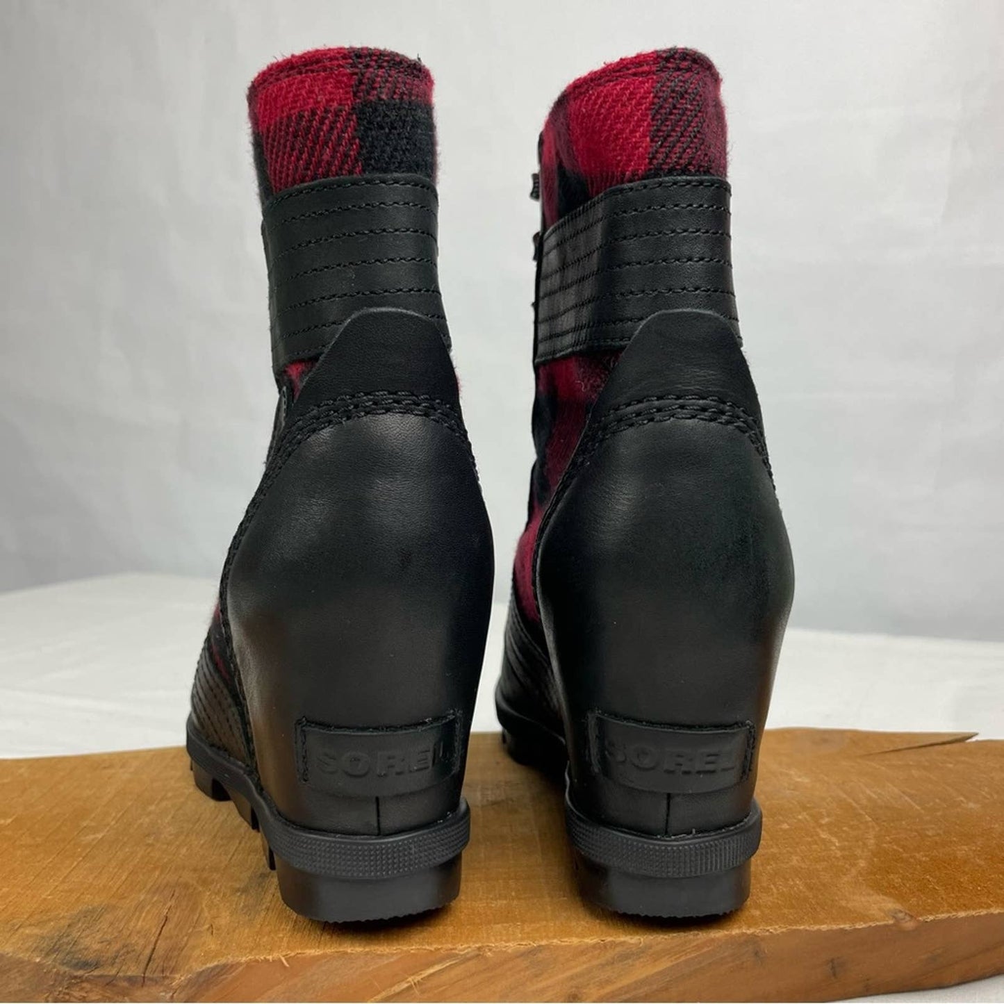 Sorel Lexie Wedge Ankle Bootie Red Black Buffalo Plaid Check Leather Trim Size 6