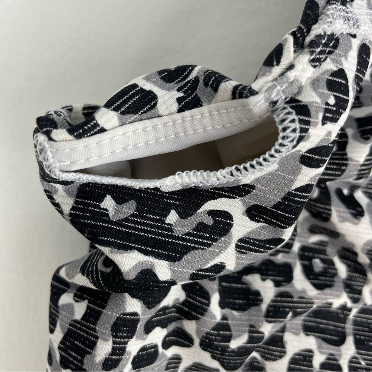 Outdoor Voices Move Free Crop Top Snow Leopard Animal Print Sports Bra Tank Top Size M
