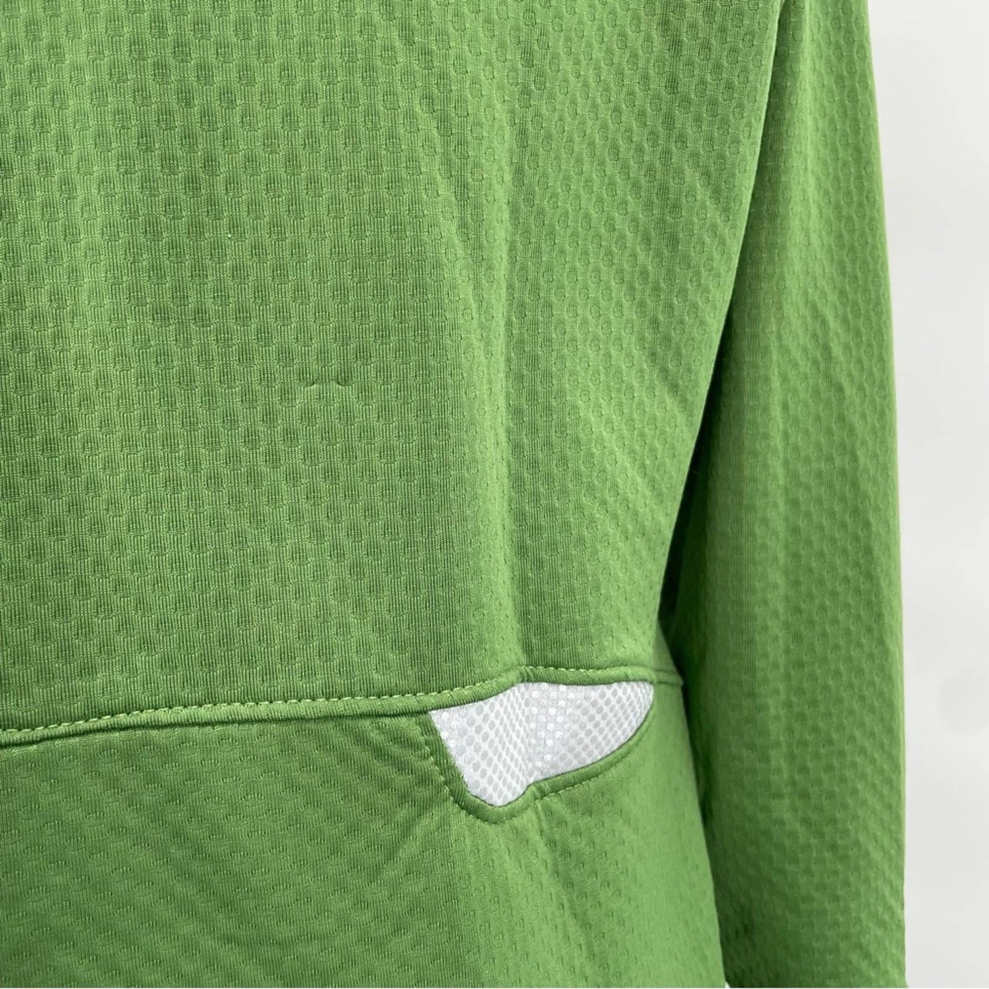 Saucony Green White Silver Wicking Long Sleeve Pullover Running Tee Reflective Size S