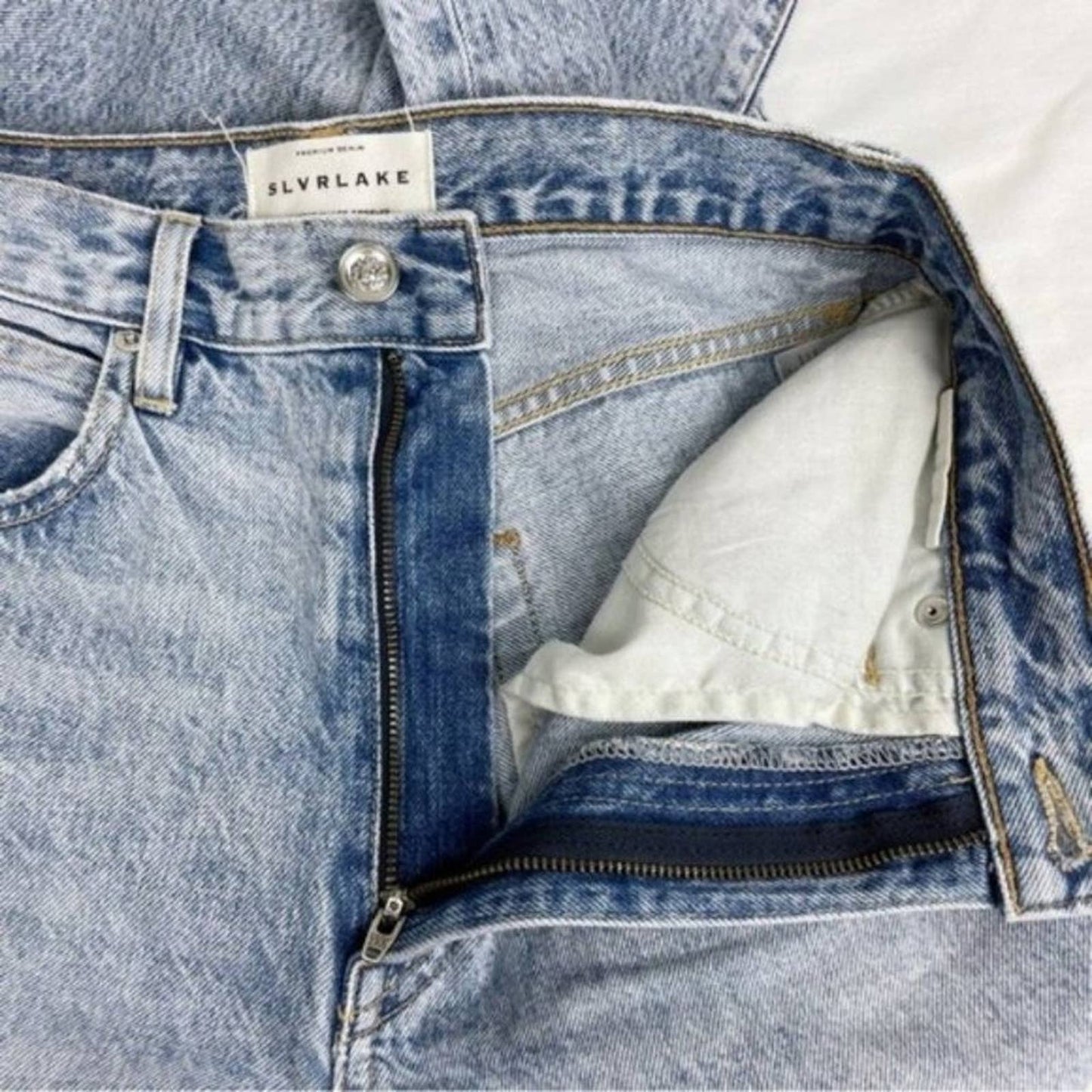SLVRLAKE Dakota High Rise Relaxed Fit Crosby Light Acid Wash Denim Blue Jeans Size 26